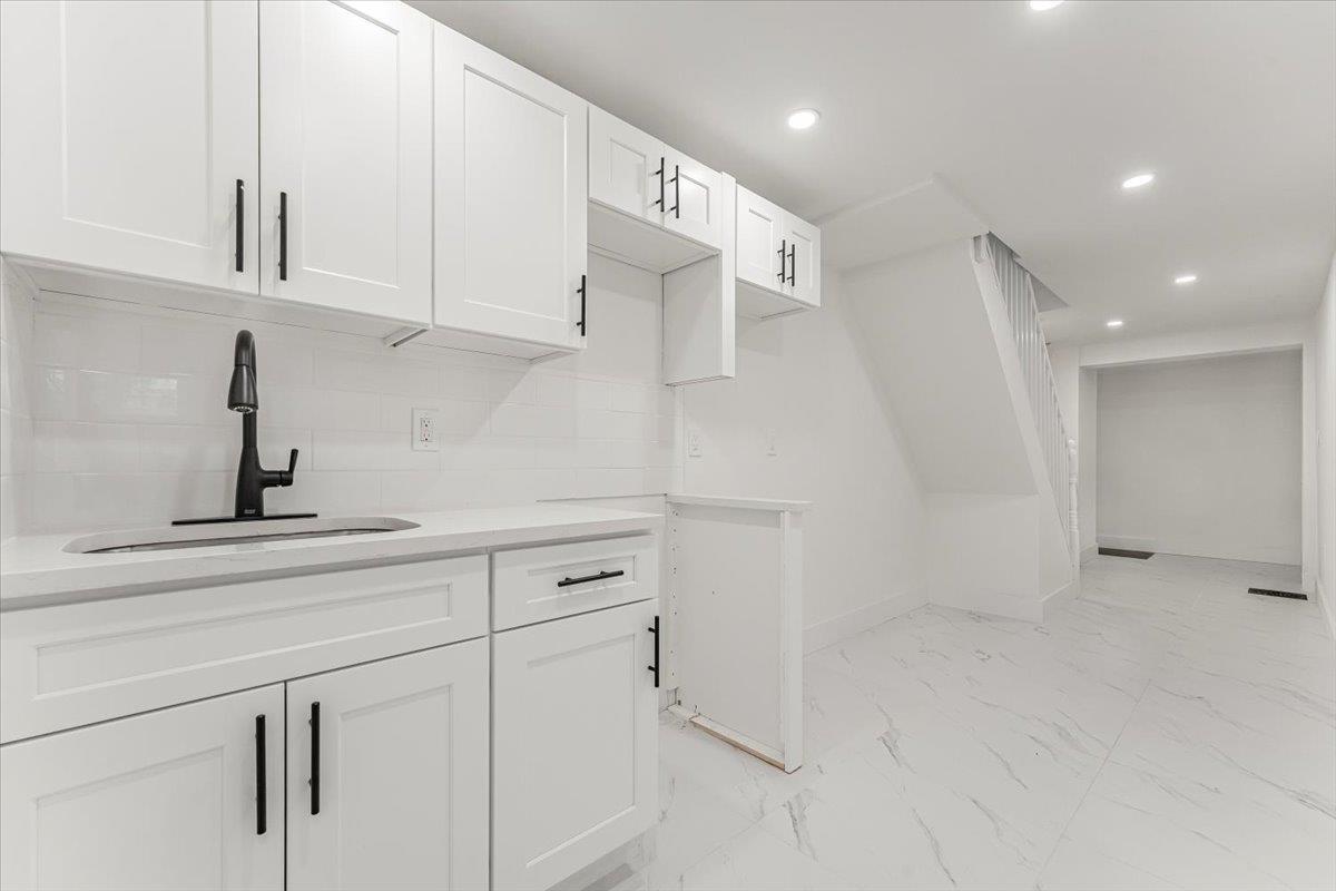 Single Family Gunther  Bronx, NY 10466, MLS-874322-21