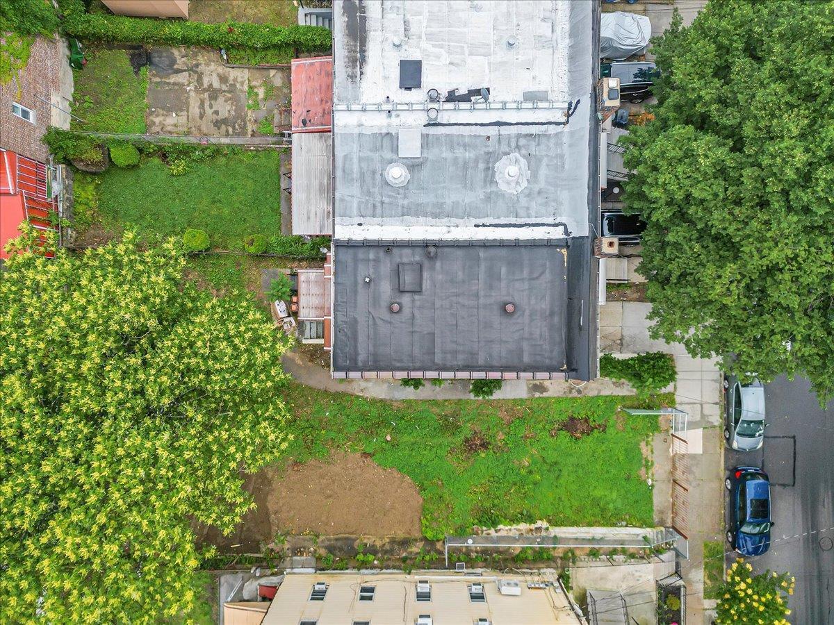 Single Family Gunther  Bronx, NY 10466, MLS-874322-28
