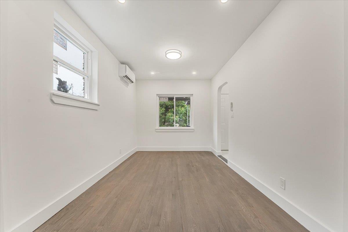 Single Family Gunther  Bronx, NY 10466, MLS-874322-6