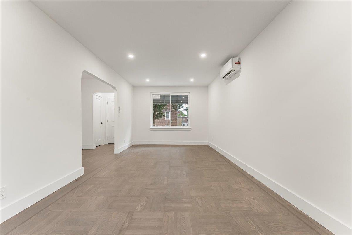 Single Family Gunther  Bronx, NY 10466, MLS-874322-7