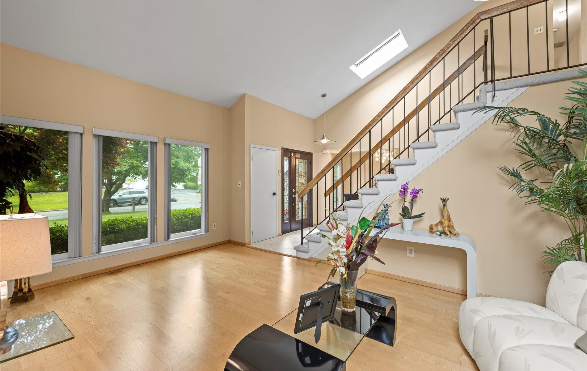 Single Family Oak Meadow  Suffolk County, NY 11725, MLS-874325-10