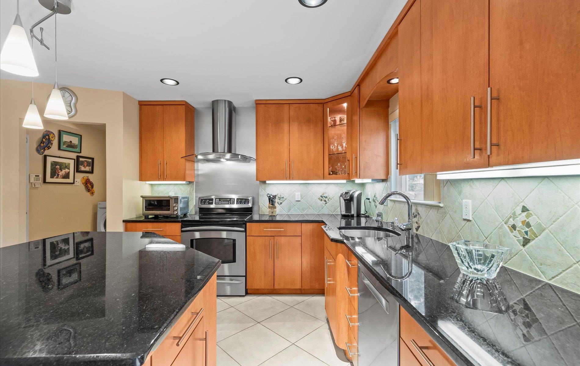 Single Family Oak Meadow  Suffolk County, NY 11725, MLS-874325-16