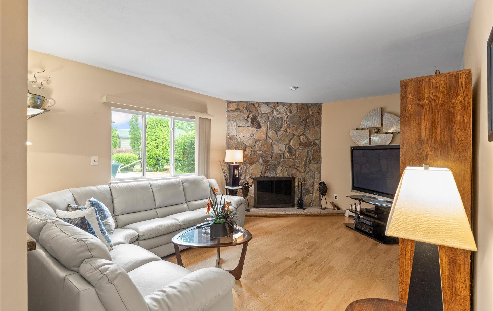 Single Family Oak Meadow  Suffolk County, NY 11725, MLS-874325-20