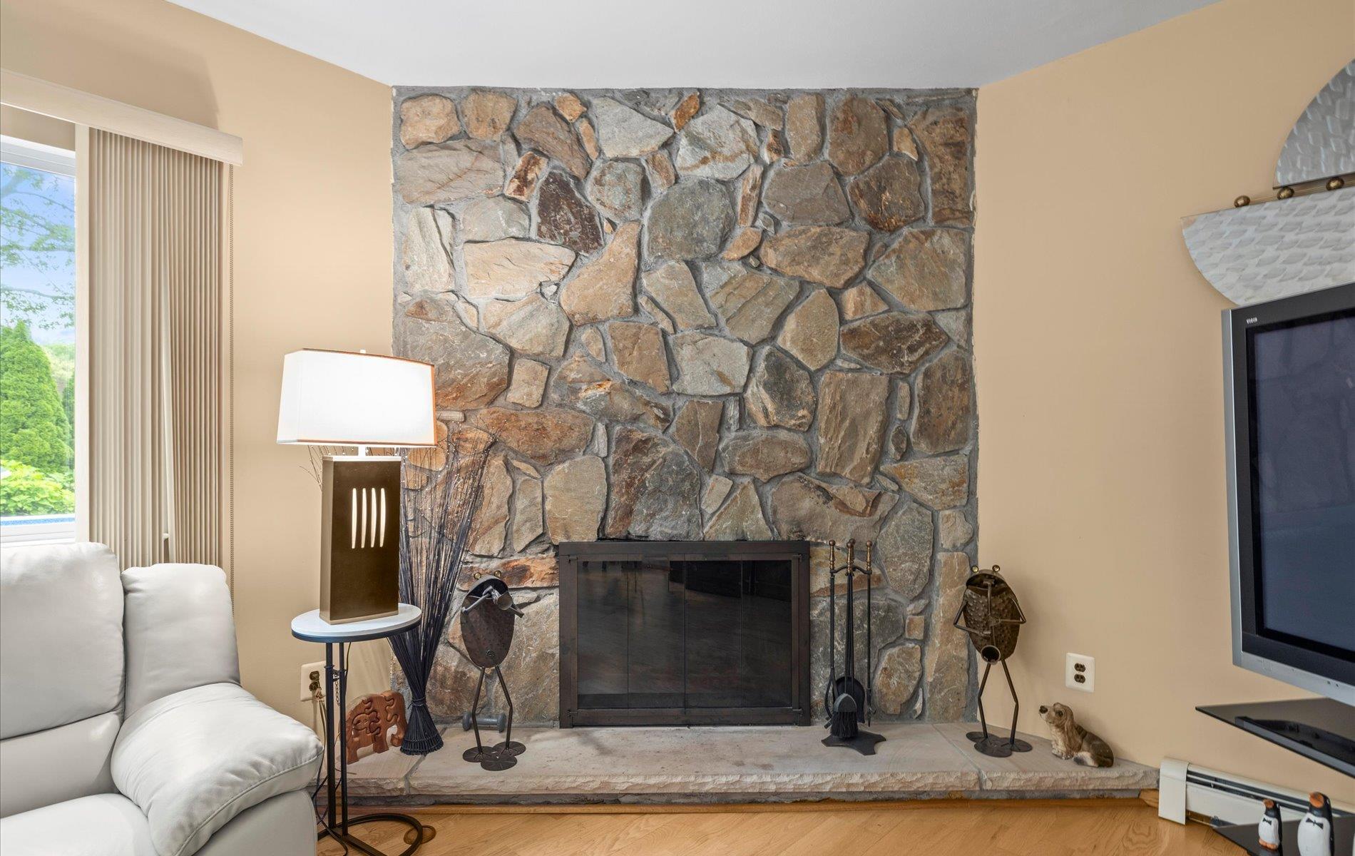 Single Family Oak Meadow  Suffolk County, NY 11725, MLS-874325-22