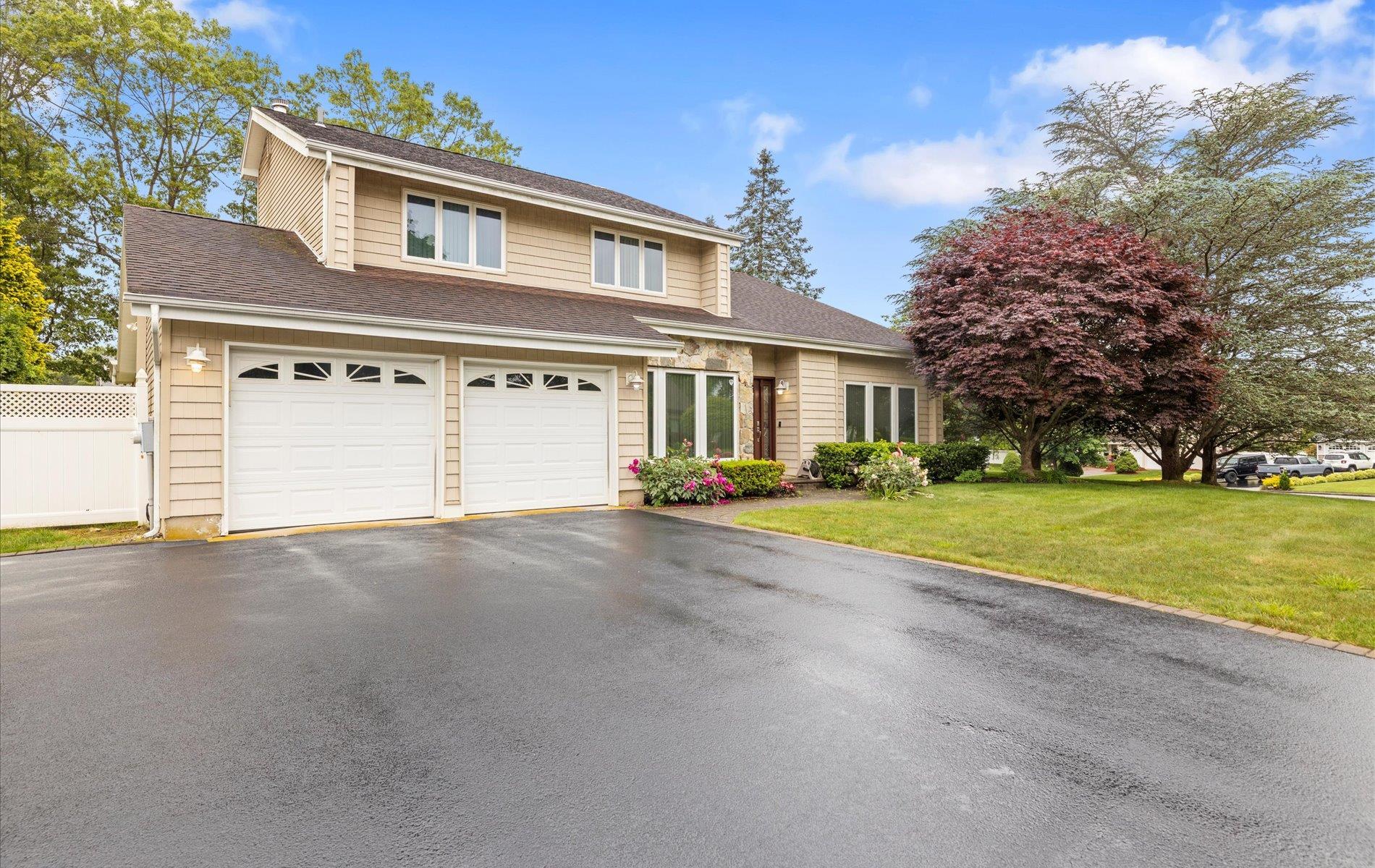 Single Family Oak Meadow  Suffolk County, NY 11725, MLS-874325-3