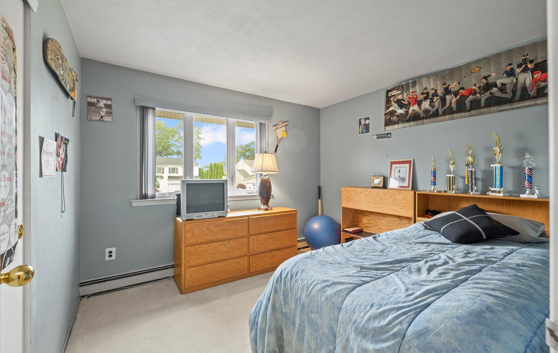 Single Family Oak Meadow  Suffolk County, NY 11725, MLS-874325-34