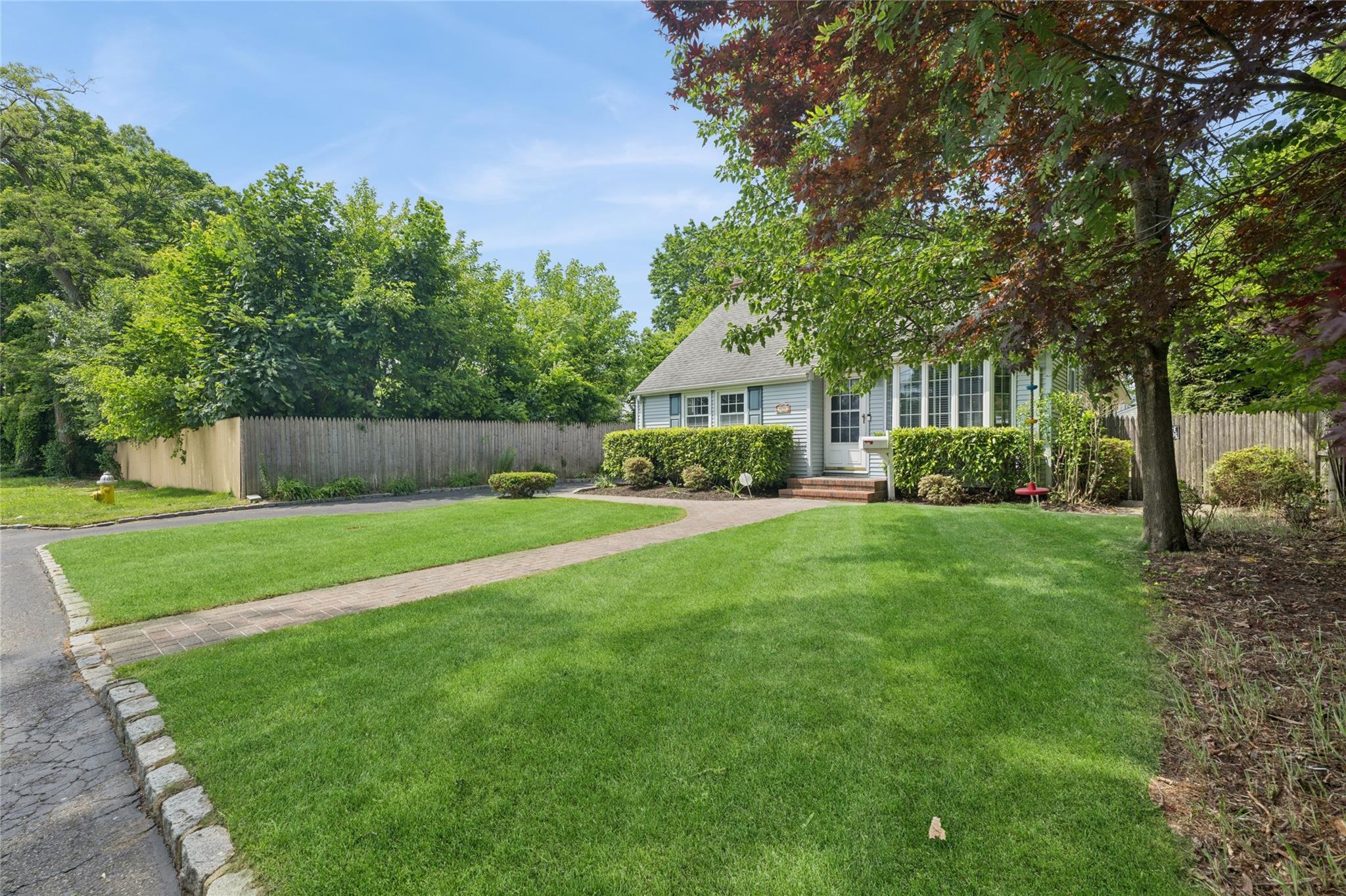 Single Family Hemlock  Suffolk County, NY 11751, MLS-874328-4