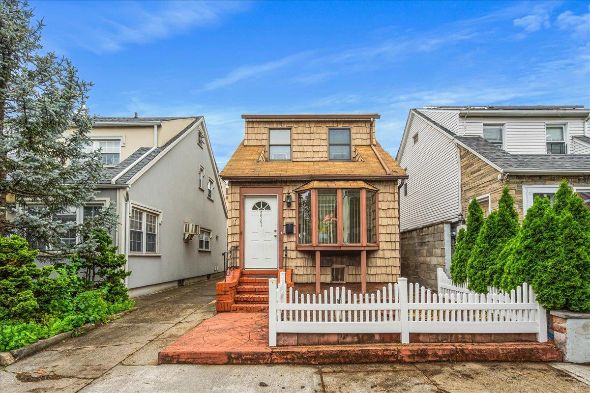 Single Family Grand  Queens, NY 11378, MLS-874353-2