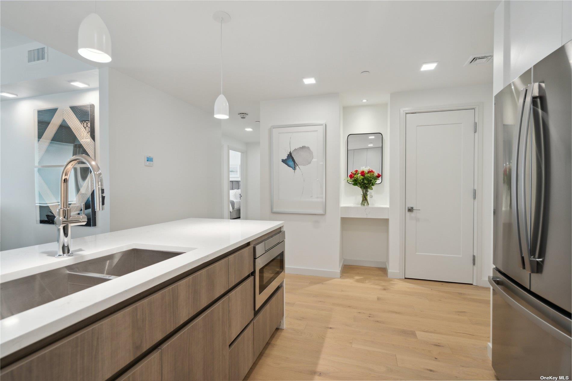 Condo Middle Neck  Nassau County, NY 11021, MLS-874376-29