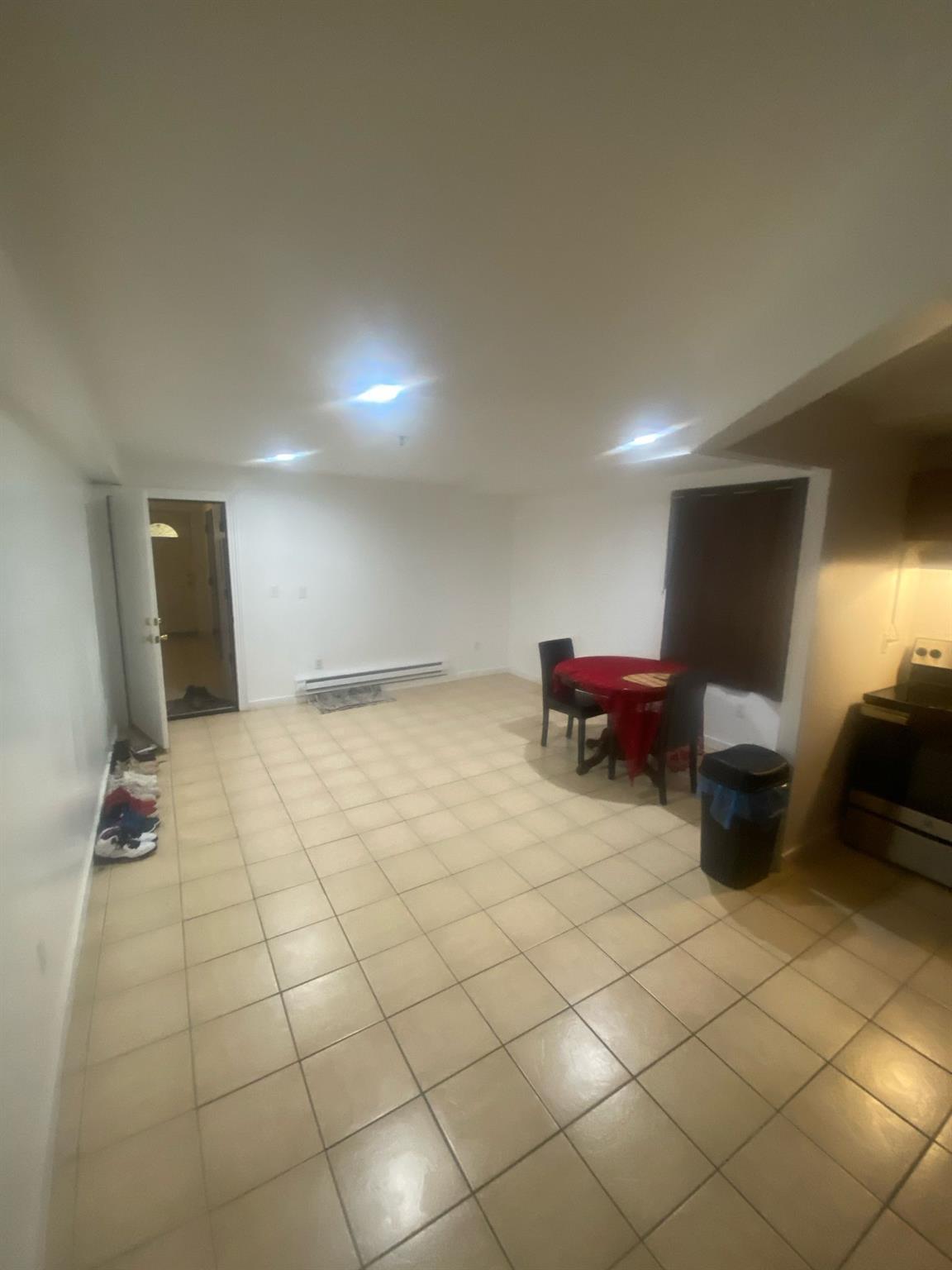 Single Family Rosedale  Bronx, NY 10460, MLS-874448-16