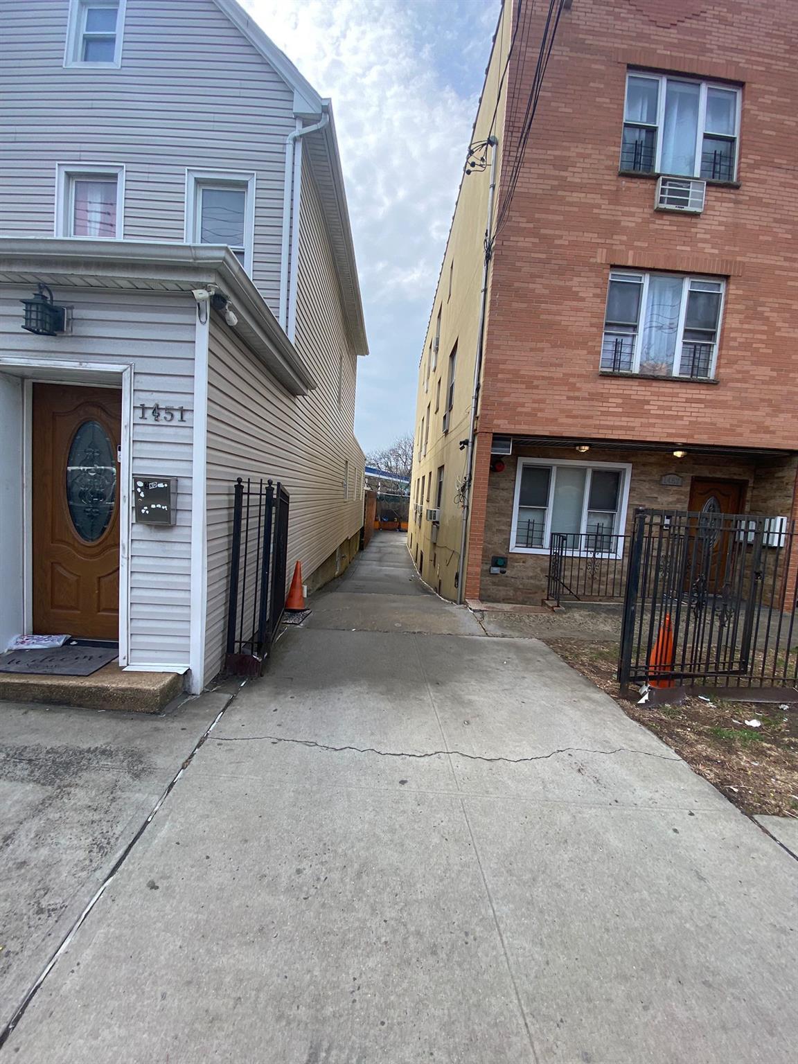 Single Family Rosedale  Bronx, NY 10460, MLS-874448-5