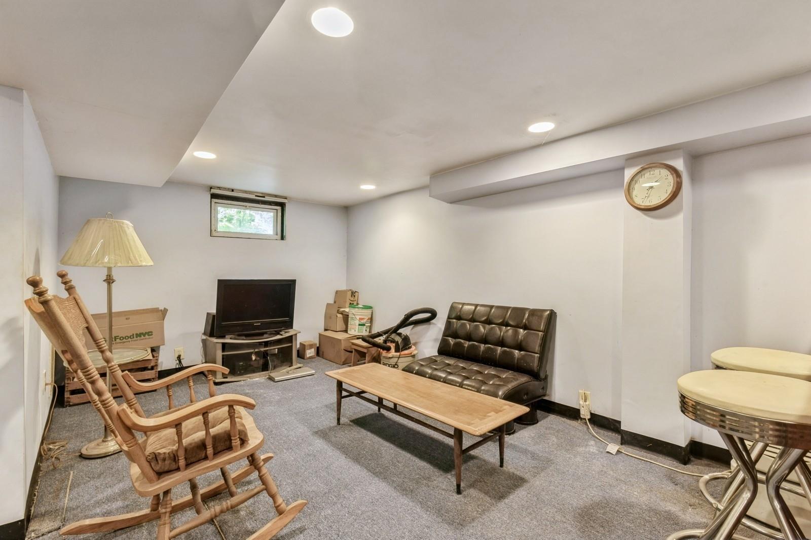 Single Family 13th Ave  Queens, NY 11357, MLS-874455-33