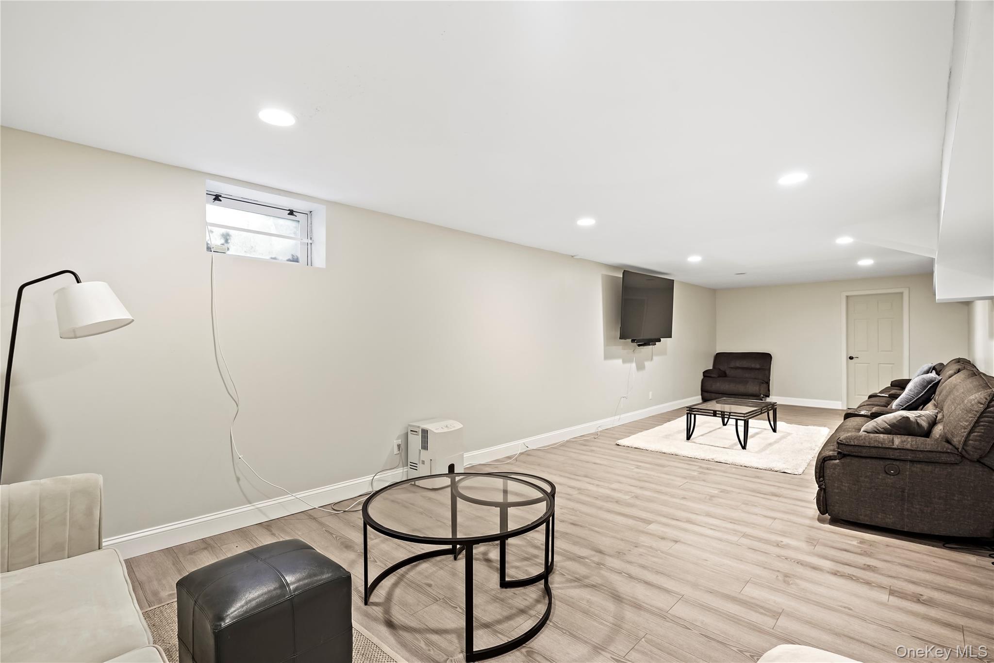 Single Family Marcy  Westchester County, NY 10547, MLS-874475-31