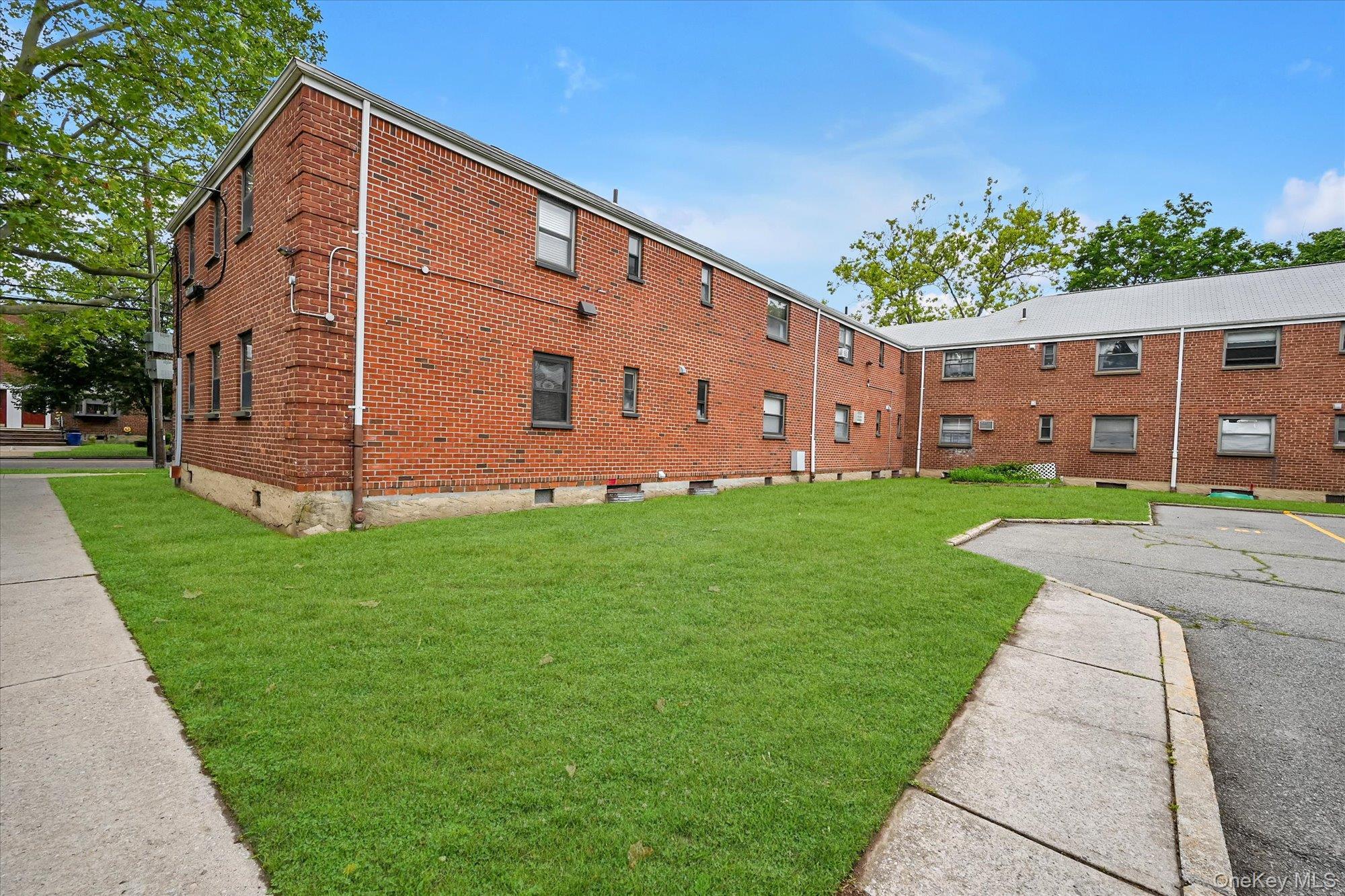 Coop 160th  Queens, NY 11357, MLS-874503-17