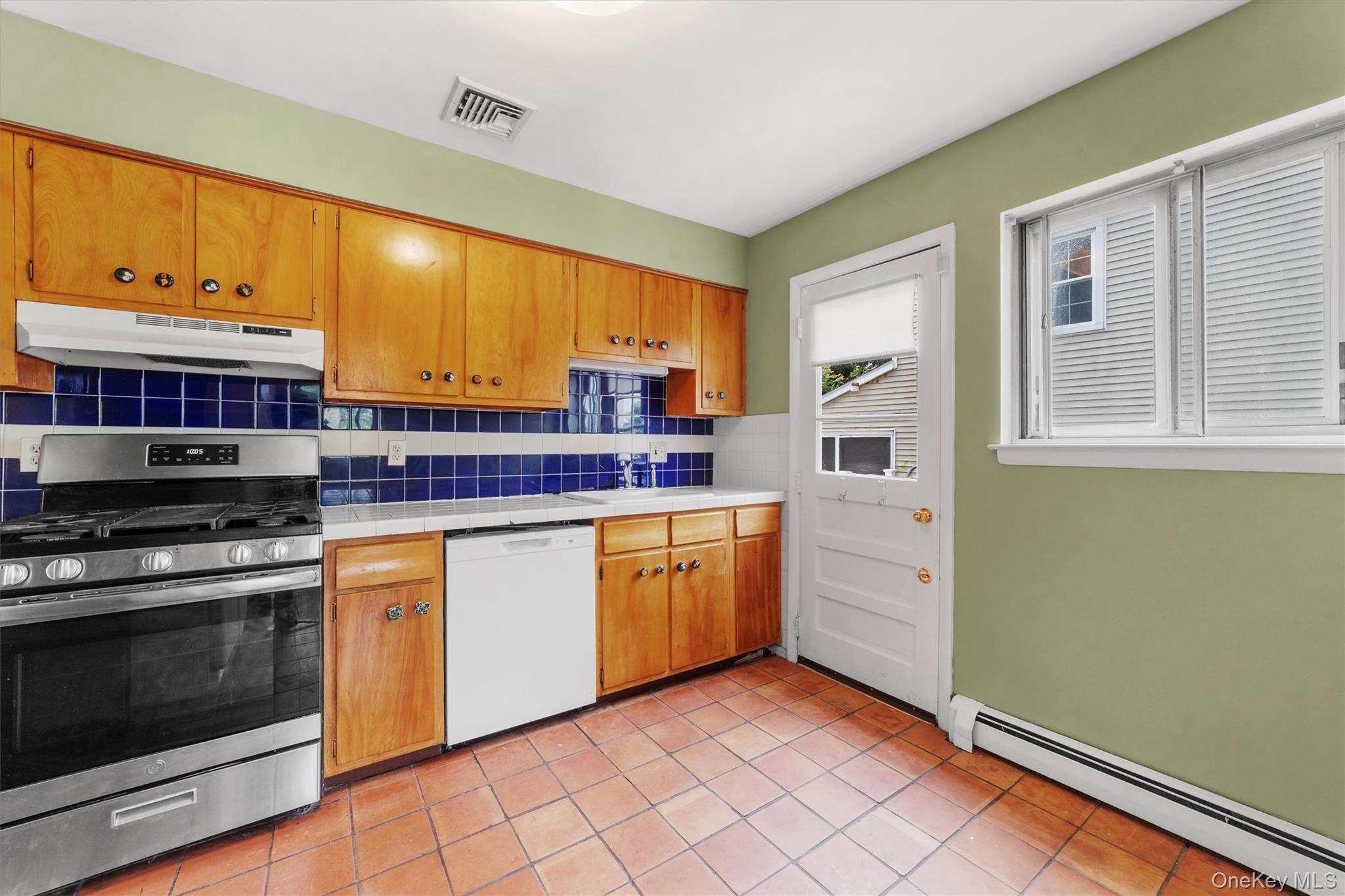 Single Family Maple  Westchester County, NY 10520, MLS-874505-12