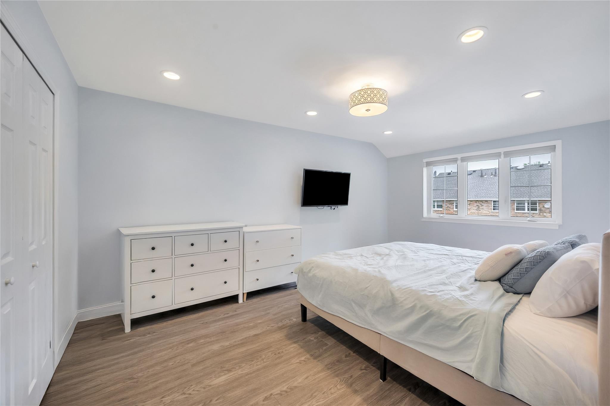 Single Family 66th  Queens, NY 11362, MLS-874507-16