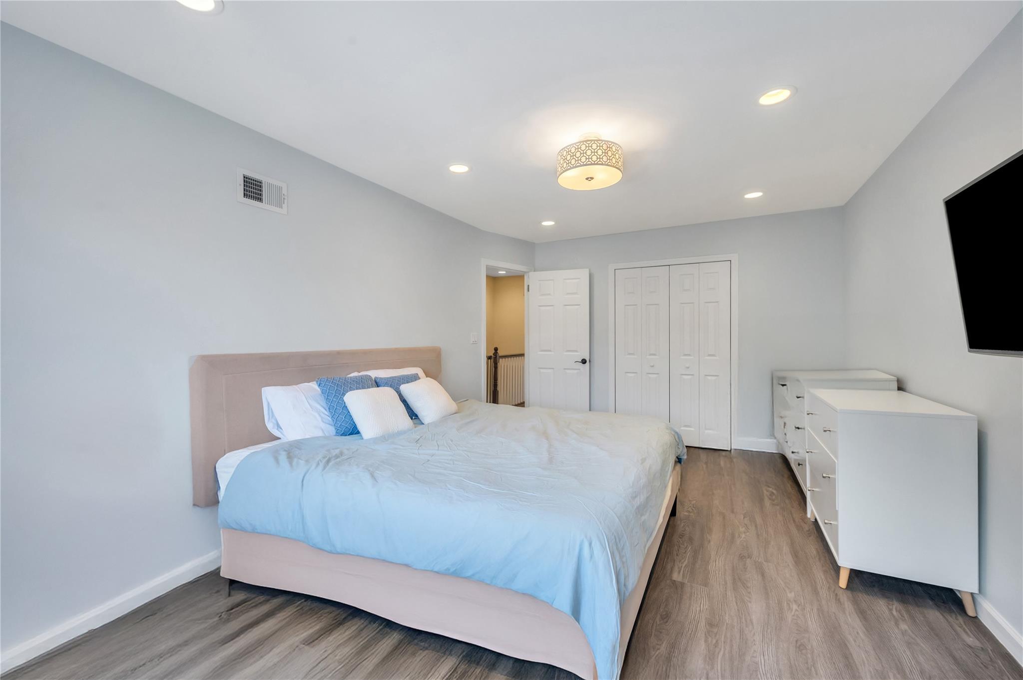 Single Family 66th  Queens, NY 11362, MLS-874507-17