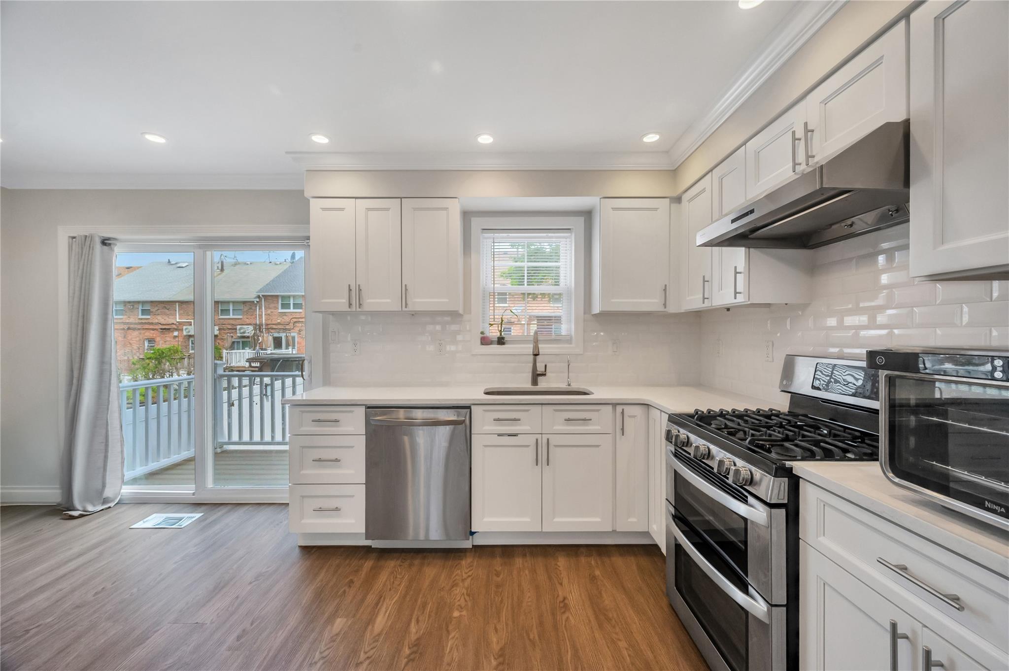 Single Family 66th  Queens, NY 11362, MLS-874507-7
