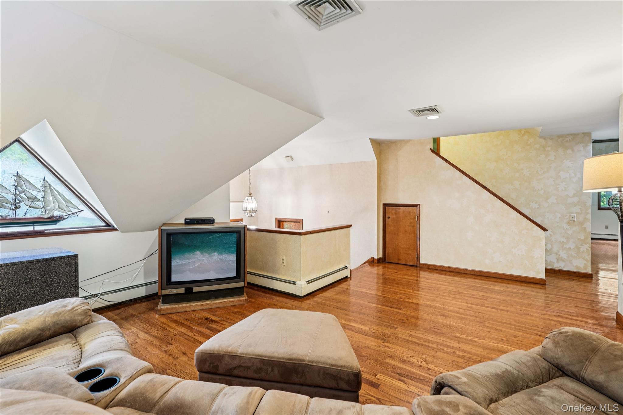 Single Family Lookout  Orange County, NY 10987, MLS-874523-25