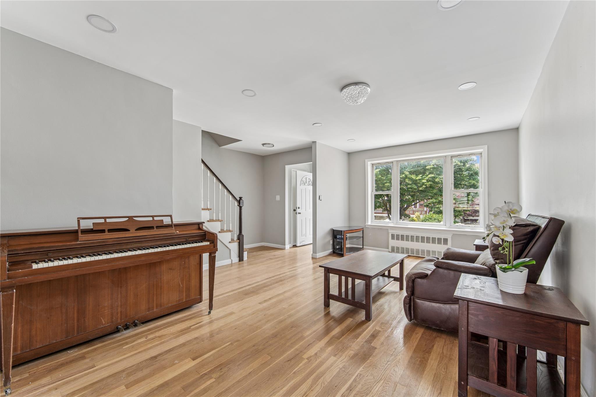 Single Family 64th  Queens, NY 11377, MLS-874567-4