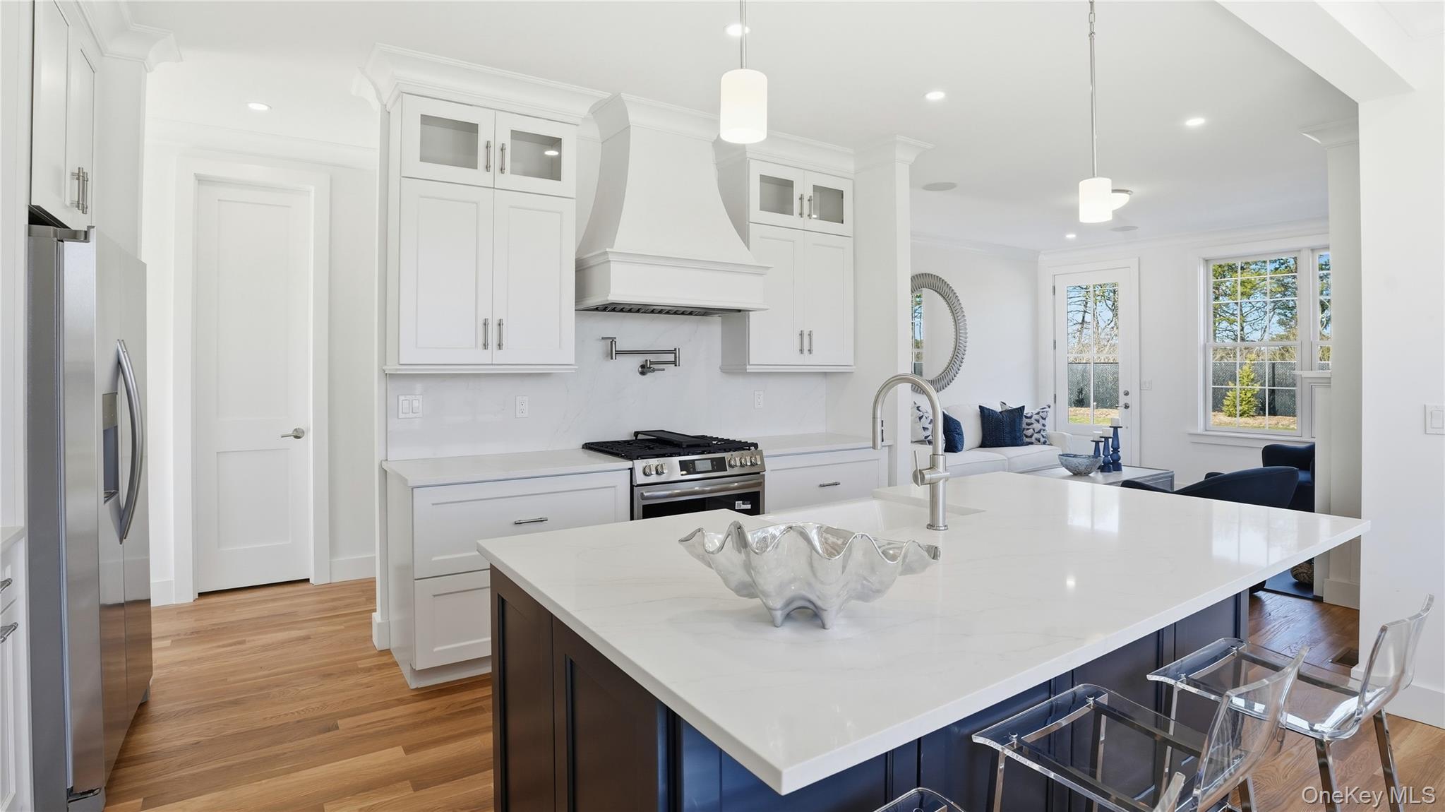 Condo Rogers  Suffolk County, NY 11978, MLS-874591-12