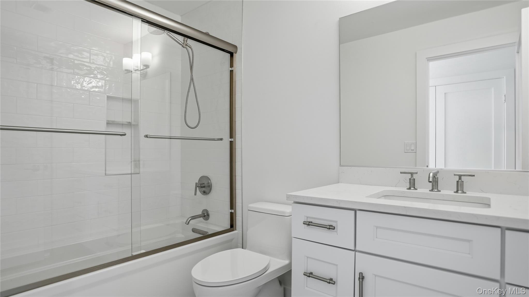 Condo Rogers  Suffolk County, NY 11978, MLS-874591-22