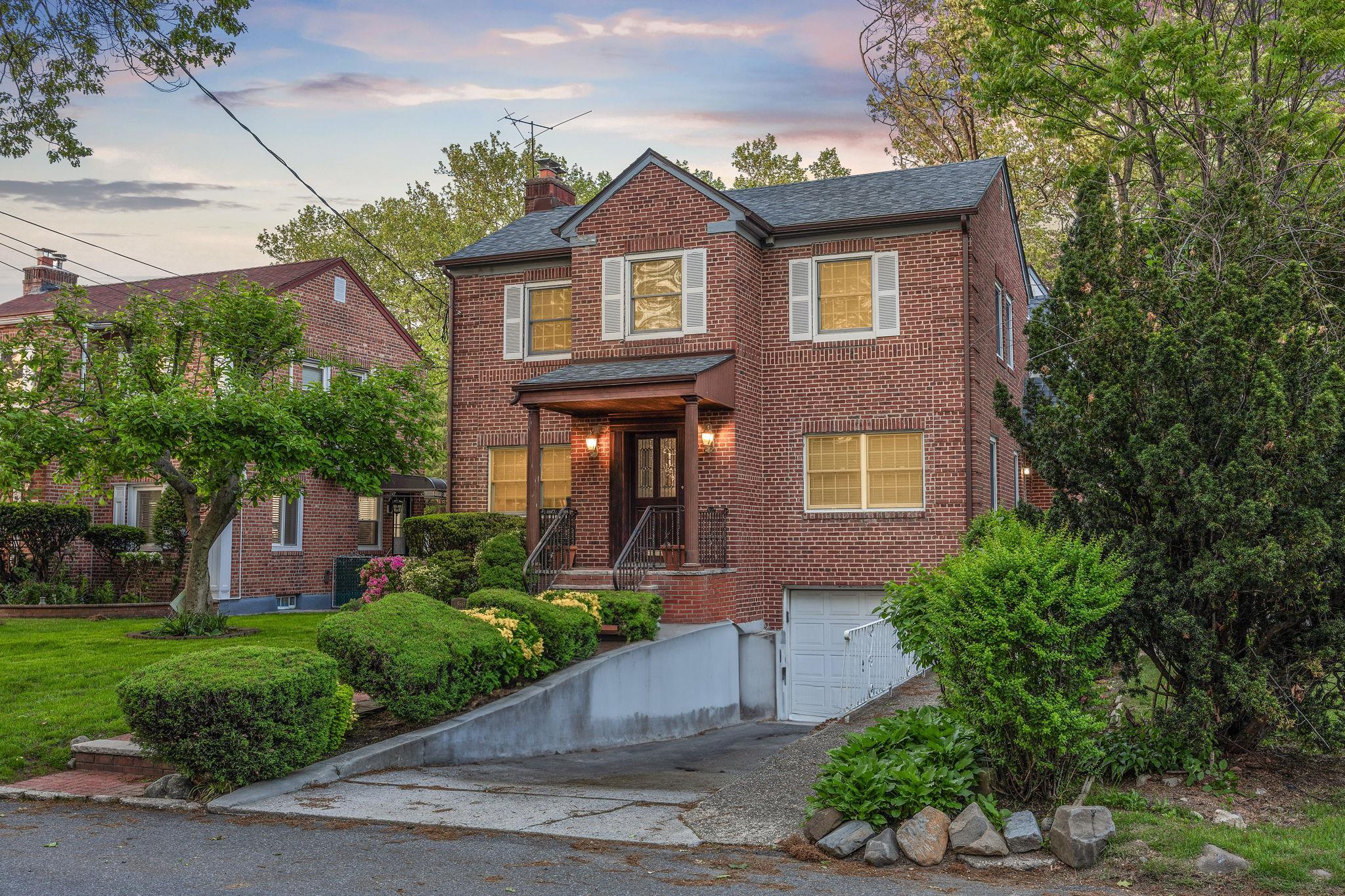 Single Family Dunton  Queens, NY 11423, MLS-874614-4