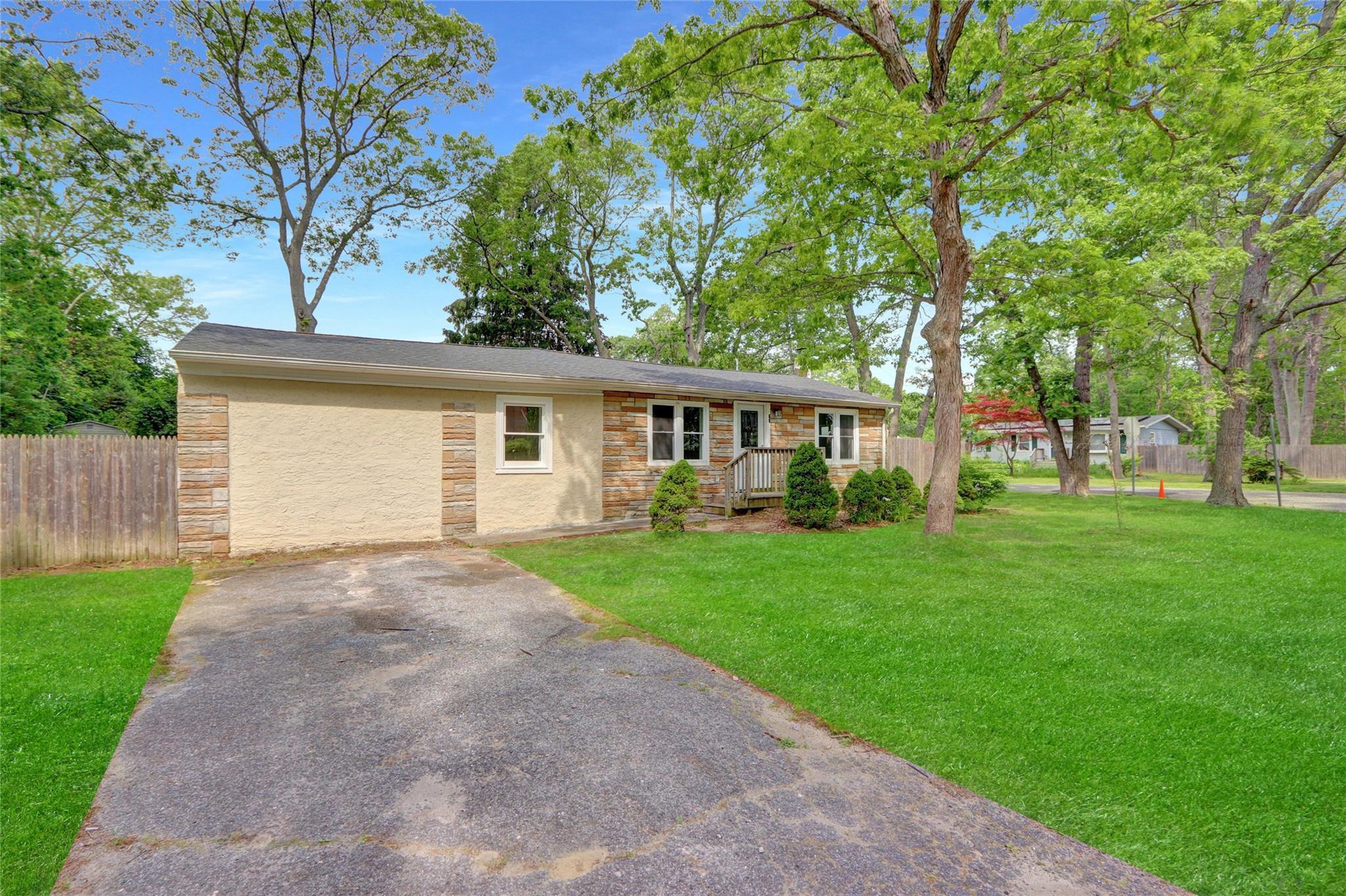 Single Family Broadway  Suffolk County, NY 11950, MLS-874628-18