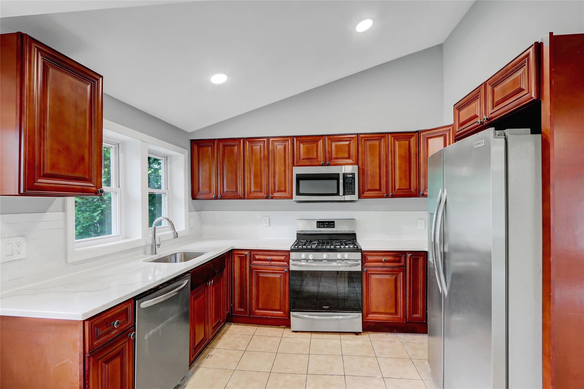Single Family Broadway  Suffolk County, NY 11950, MLS-874628-4
