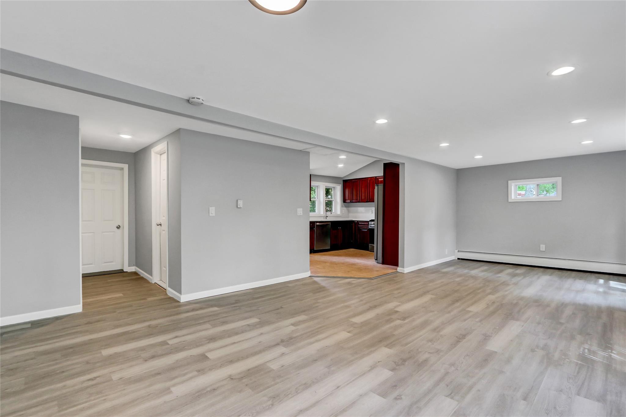Single Family Broadway  Suffolk County, NY 11950, MLS-874628-7