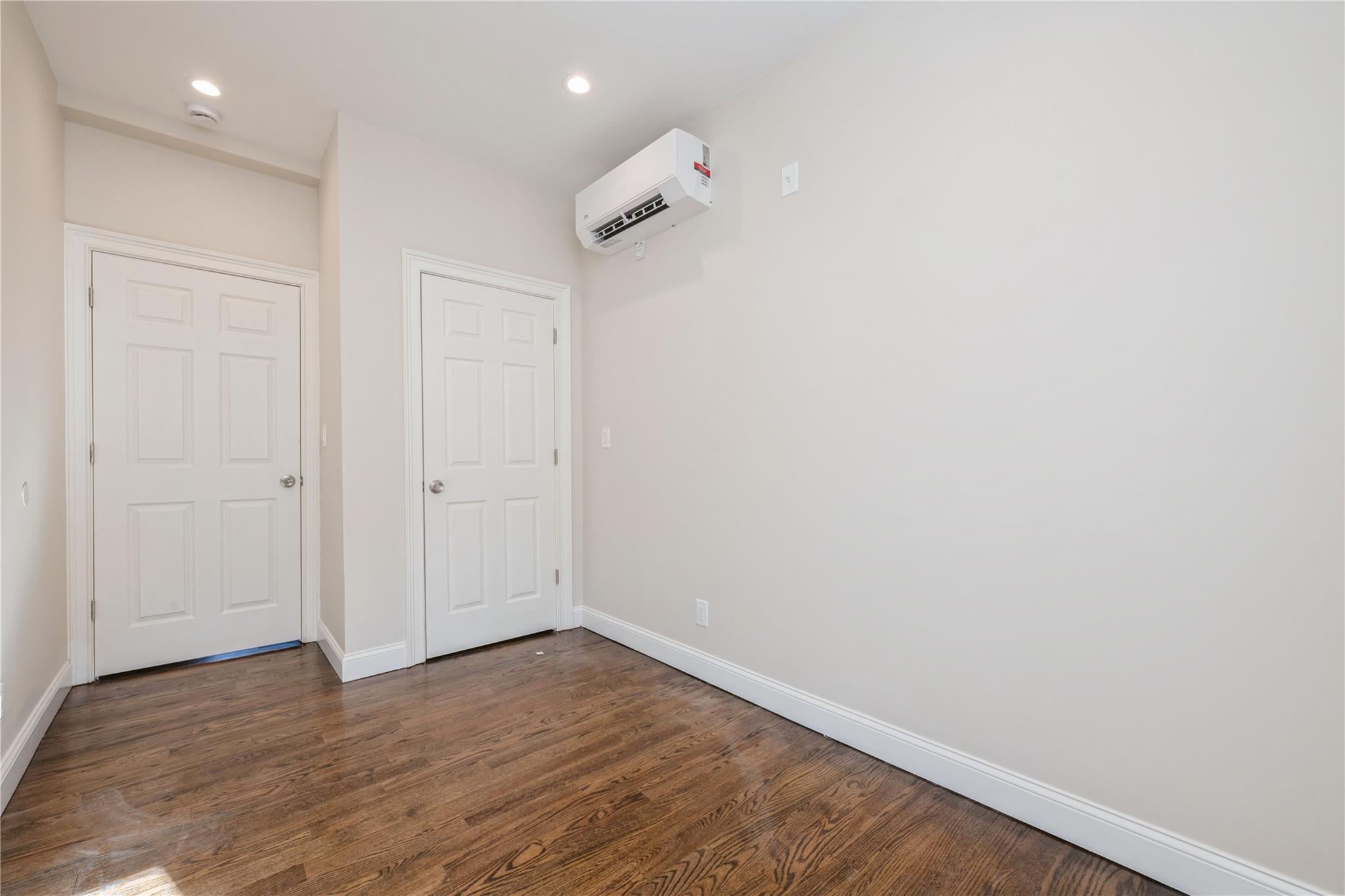 Single Family 224  Queens, NY 11413, MLS-874657-28