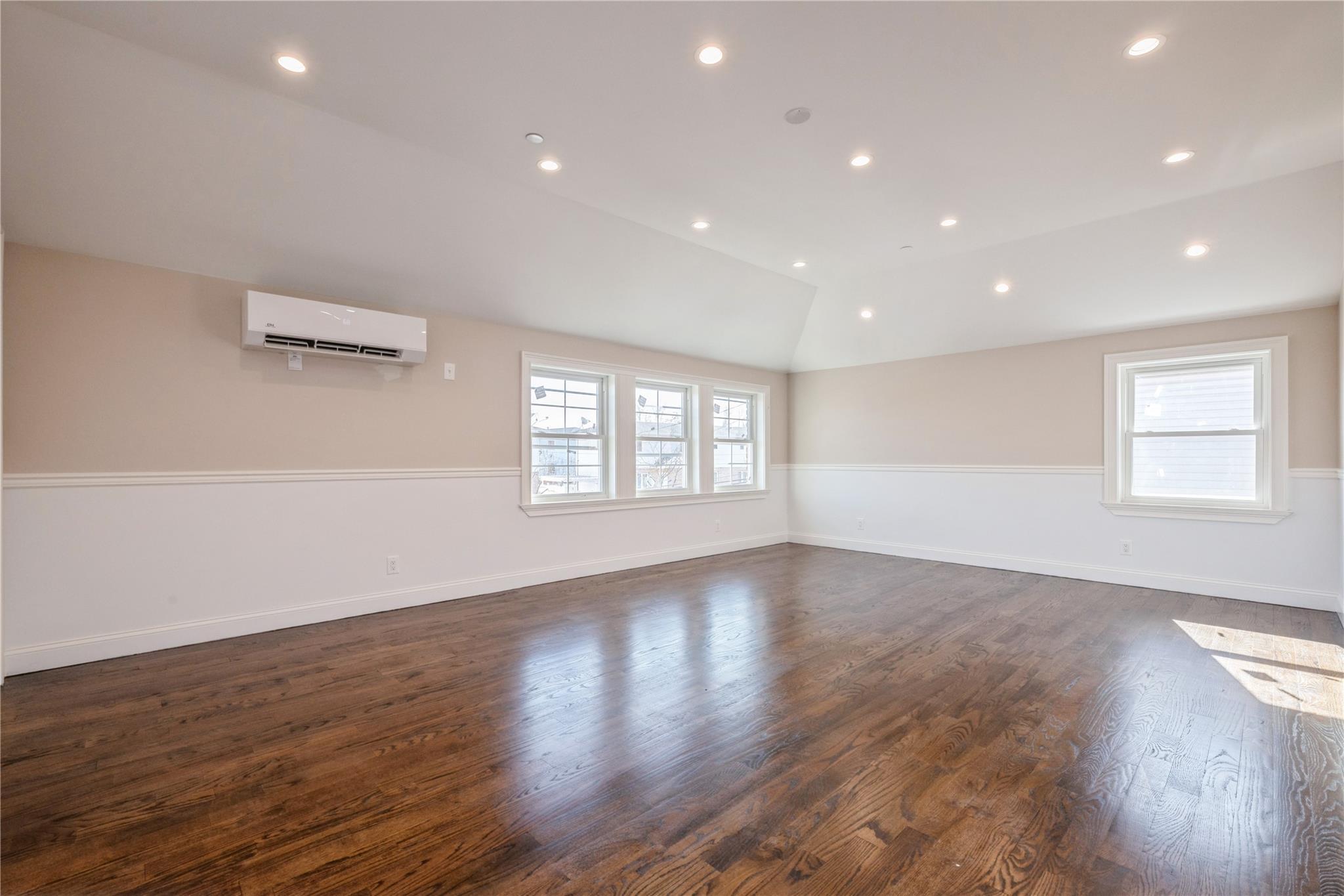 Single Family 224  Queens, NY 11413, MLS-874657-38