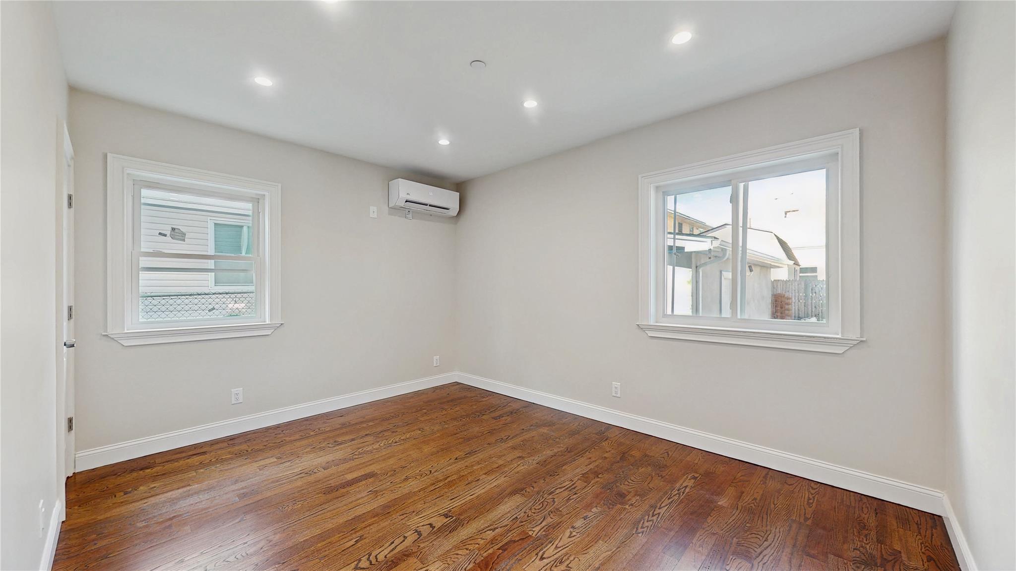 Single Family 224  Queens, NY 11413, MLS-874657-7