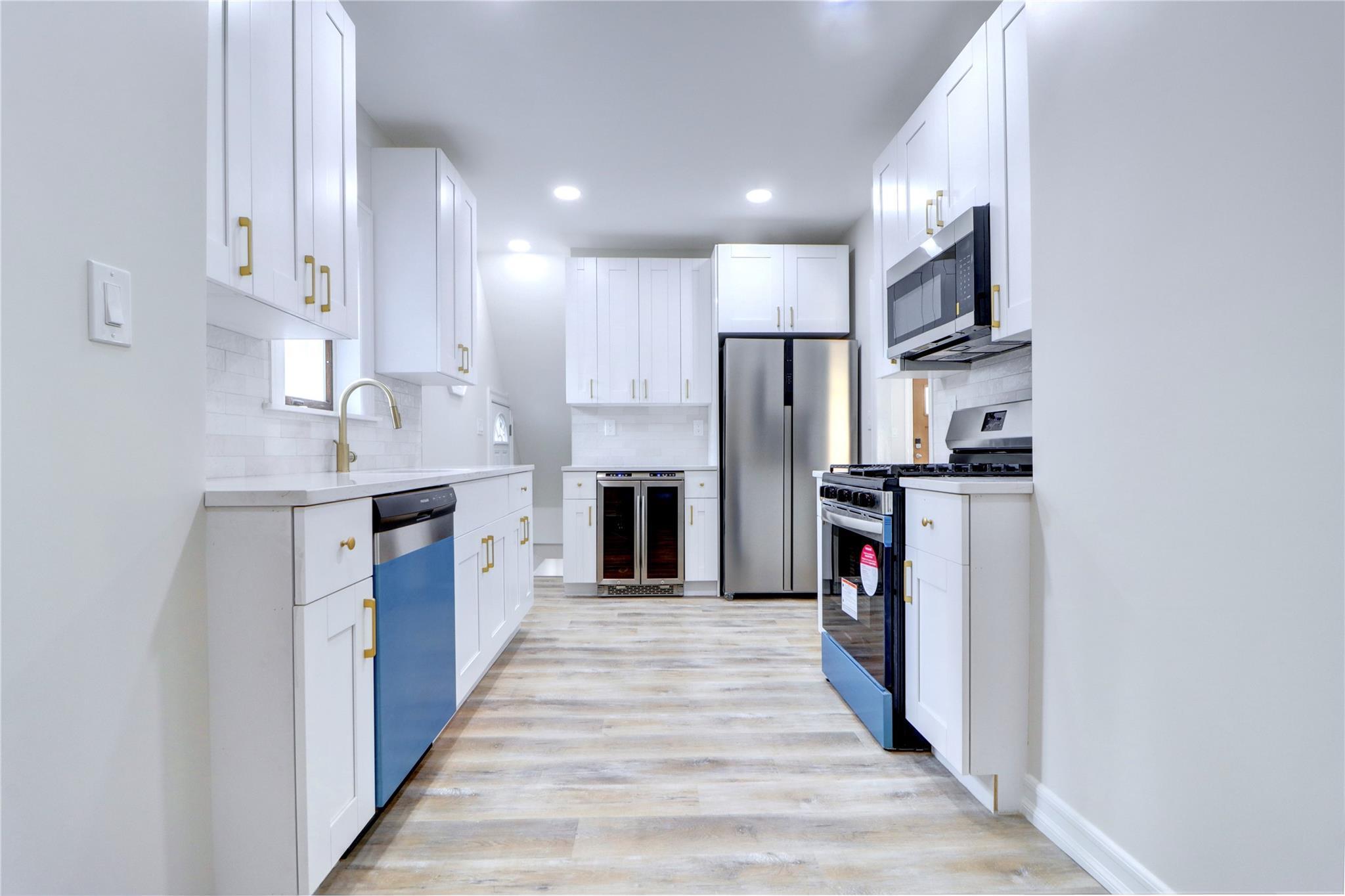 Single Family 80th  Queens, NY 11385, MLS-874660-12