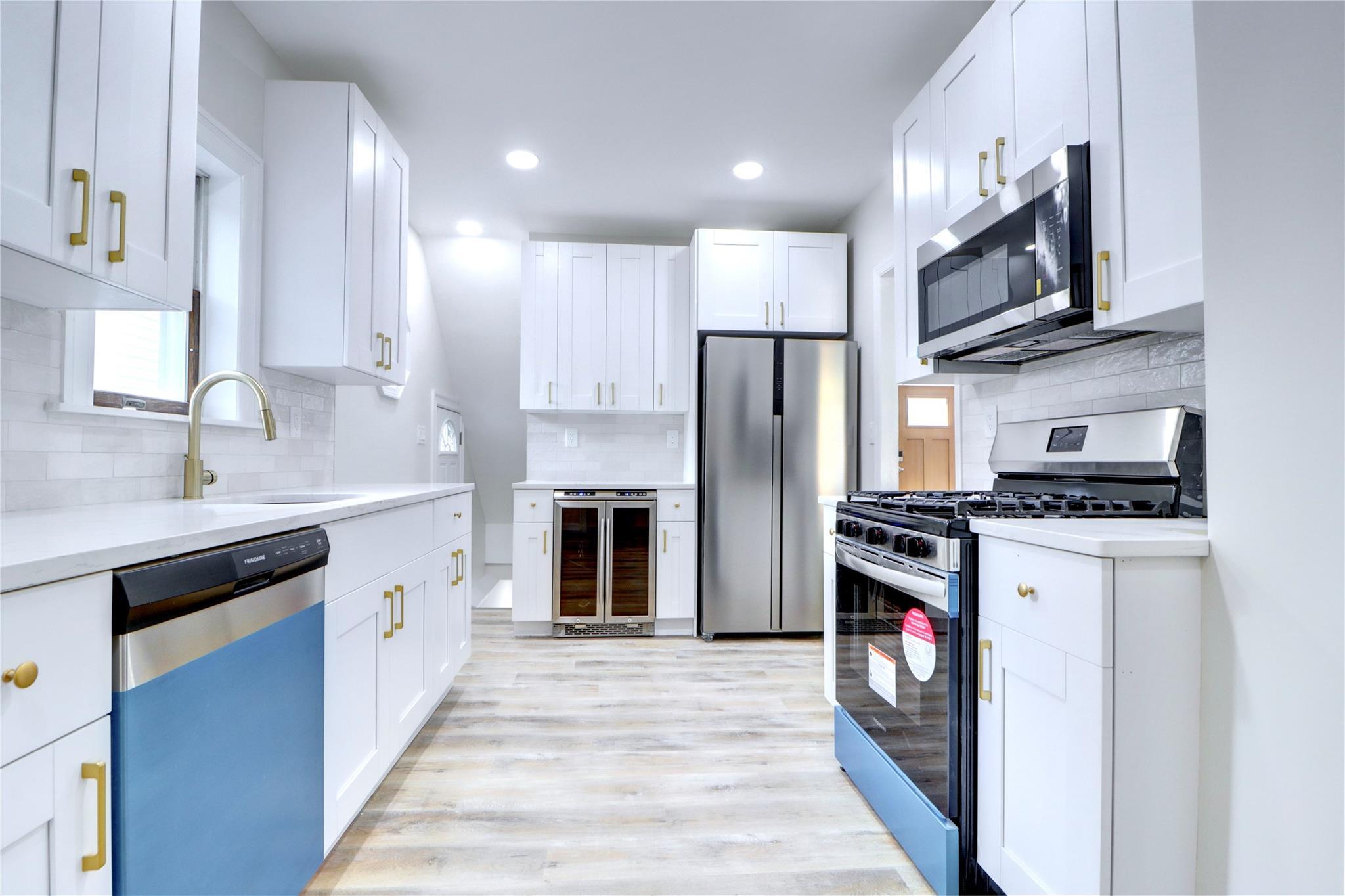 Single Family 80th  Queens, NY 11385, MLS-874660-13