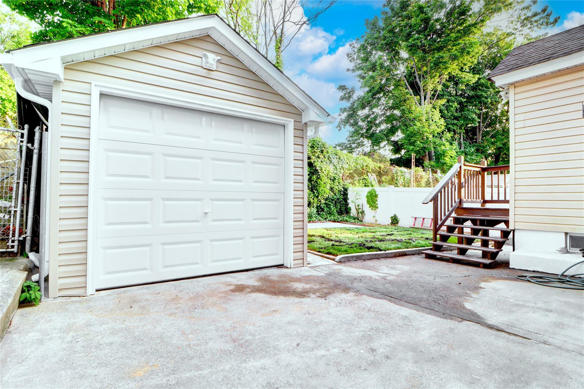 Single Family 80th  Queens, NY 11385, MLS-874660-3