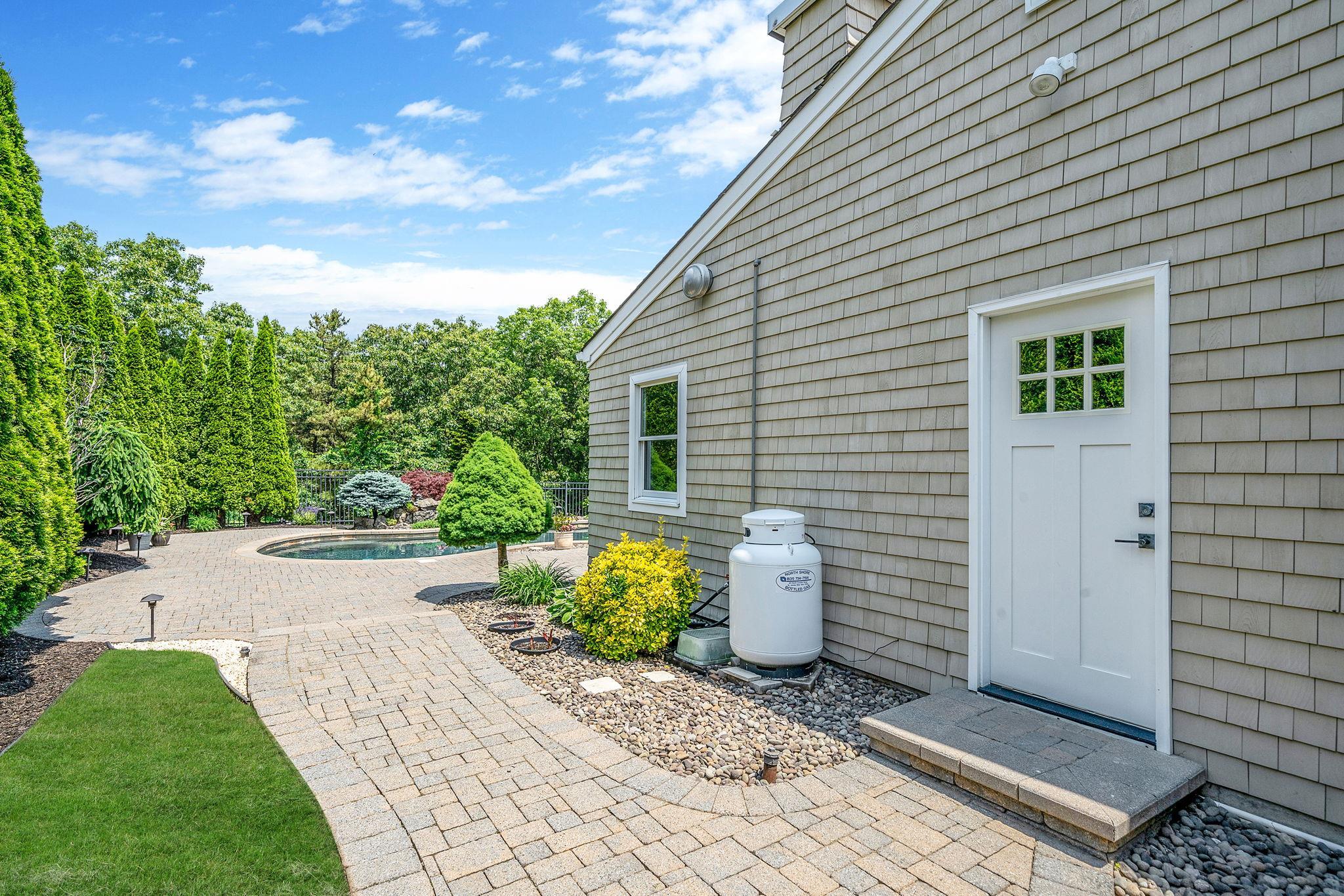 Single Family Lindron  Suffolk County, NY 11787, MLS-874668-40
