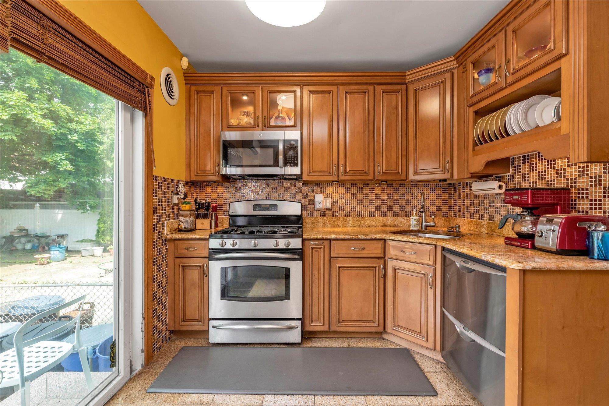 Single Family 206  Queens, NY 11364, MLS-874699-10