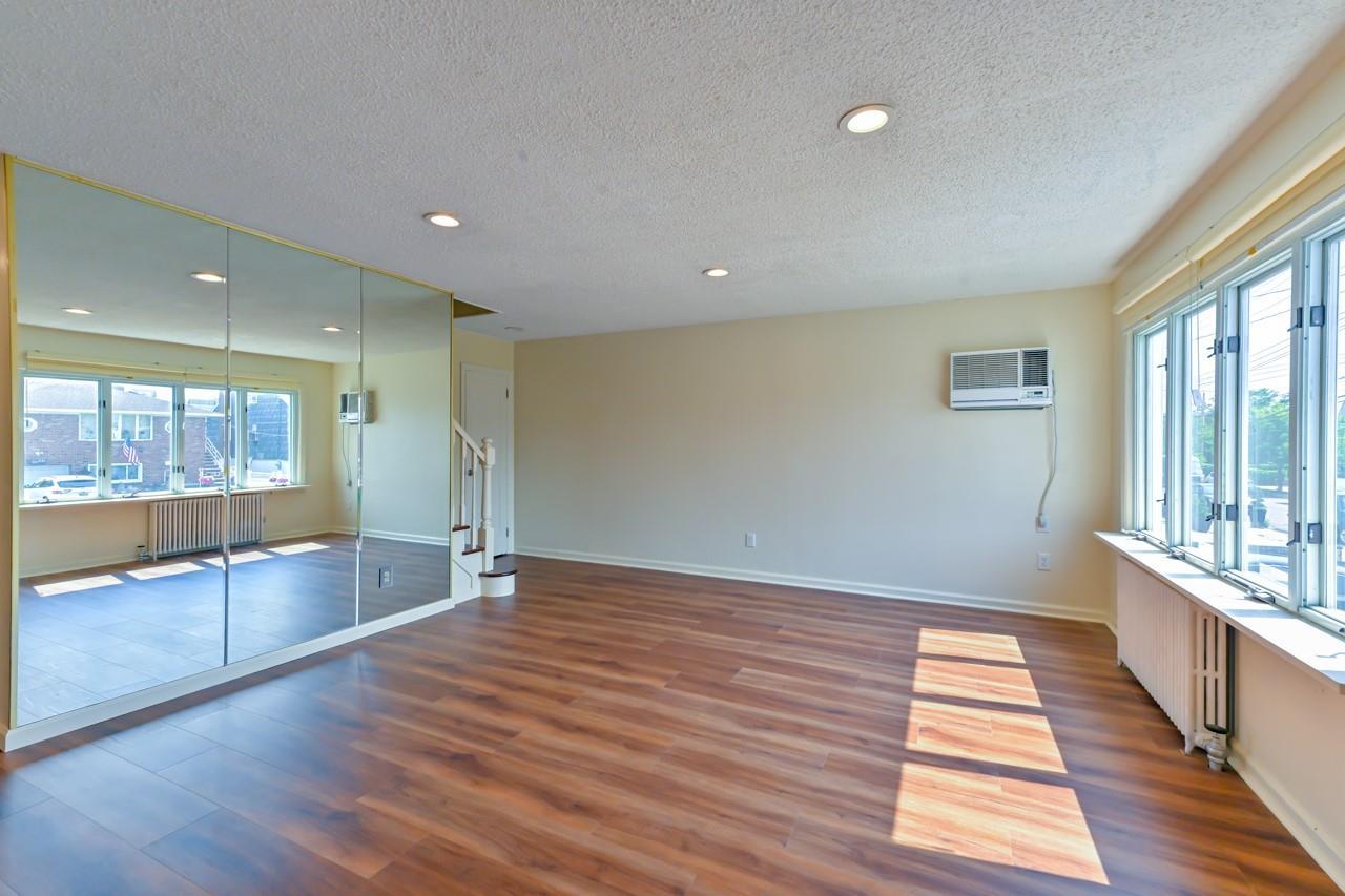 Single Family 95th  Queens, NY 11414, MLS-874704-10