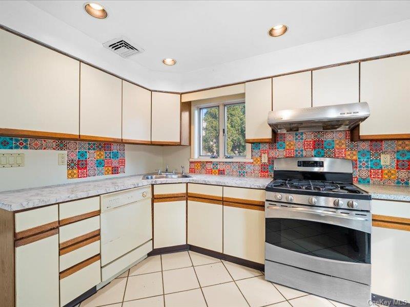 Single Family Broadmoor  Nassau County, NY 11590, MLS-874737-15