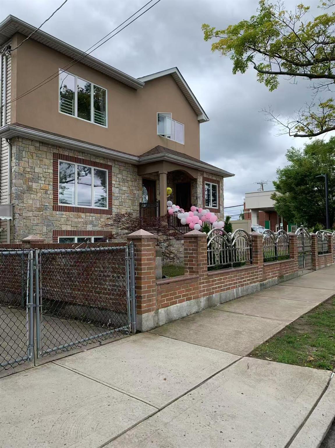 Single Family Burgher  Staten Island, NY 10305, MLS-874754-2