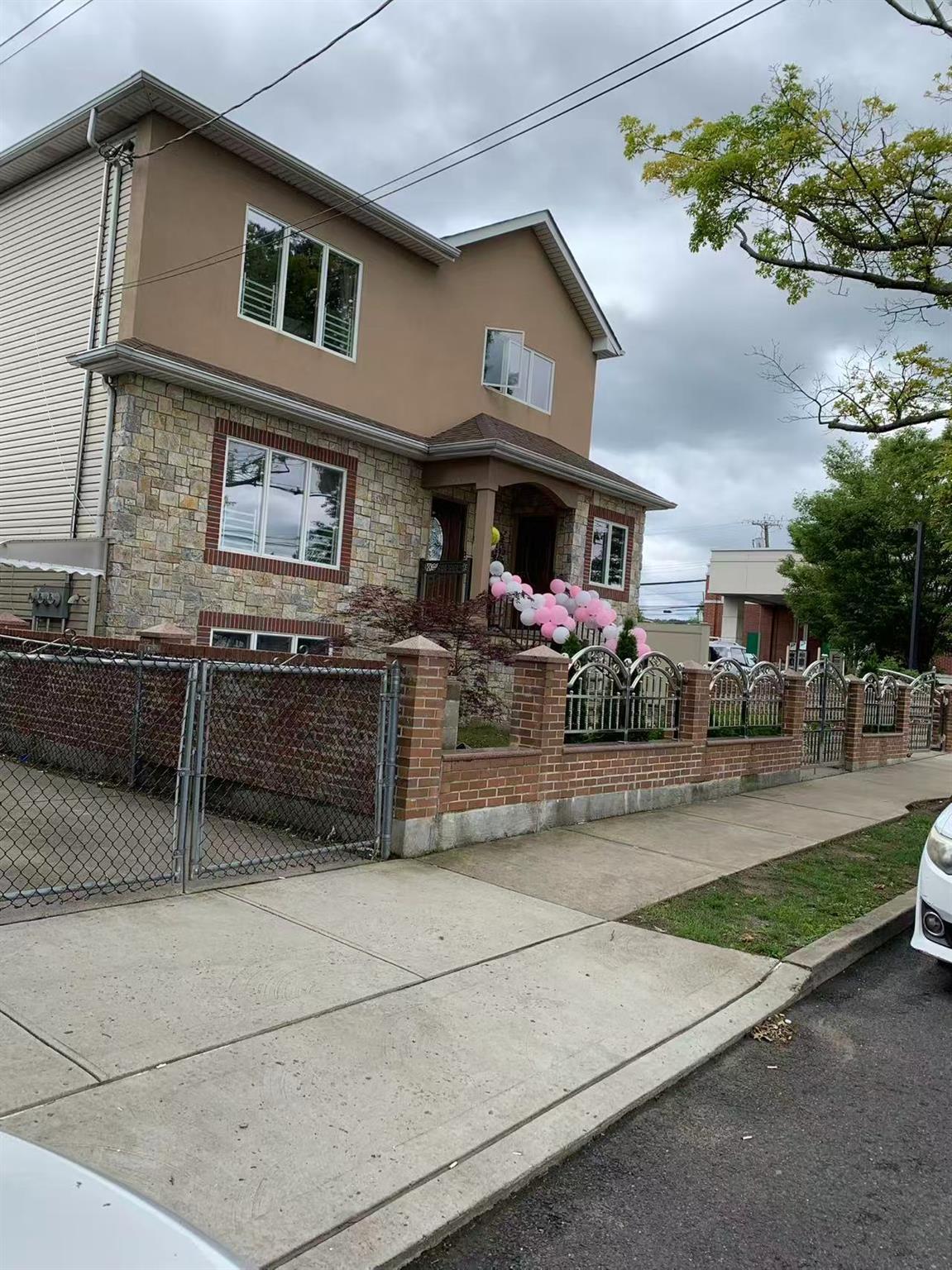 Single Family Burgher  Staten Island, NY 10305, MLS-874754-25