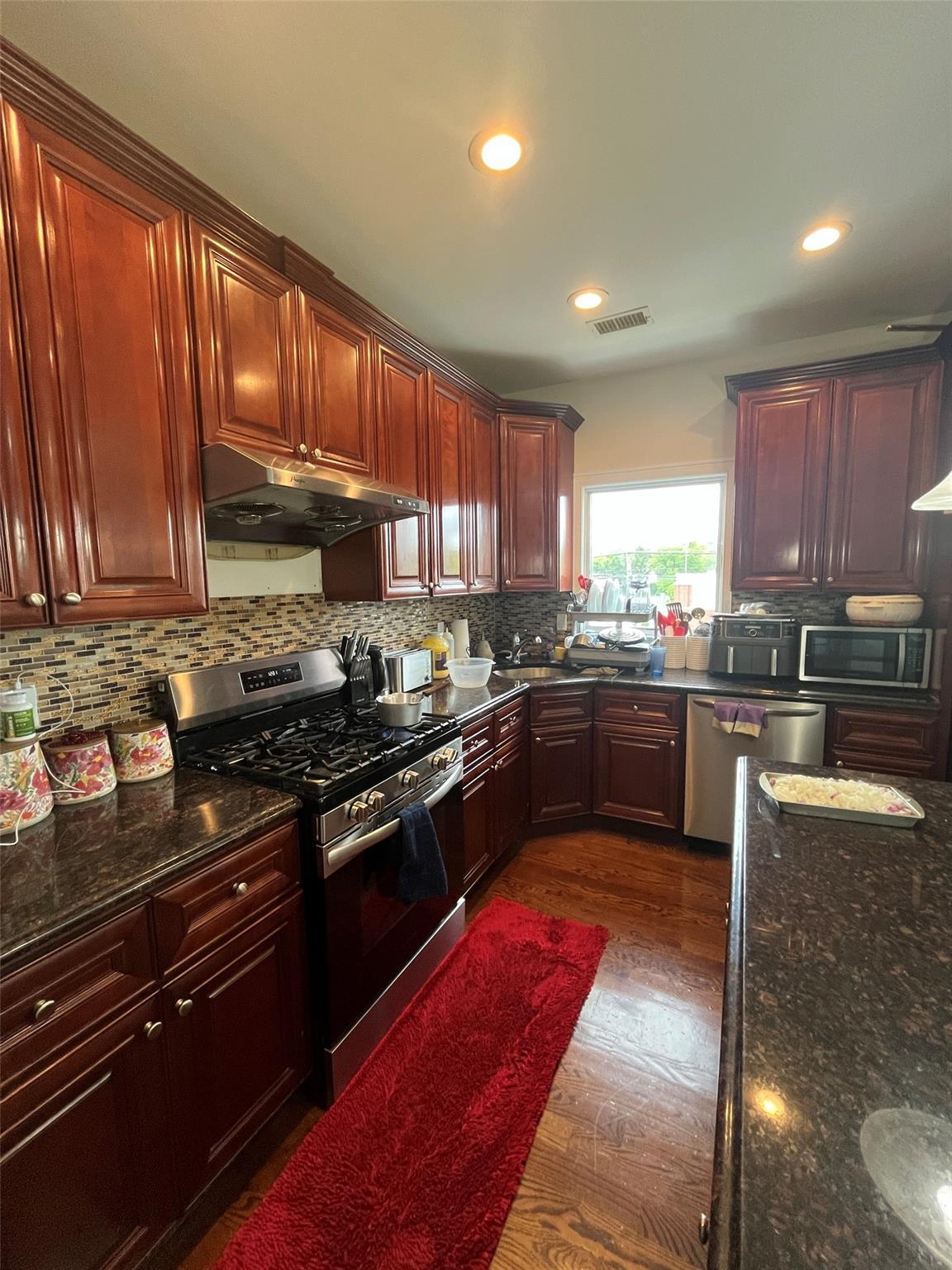 Single Family Burgher  Staten Island, NY 10305, MLS-874754-8