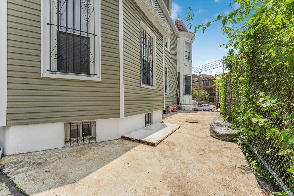 Single Family 225th  Bronx, NY 10466, MLS-874757-10