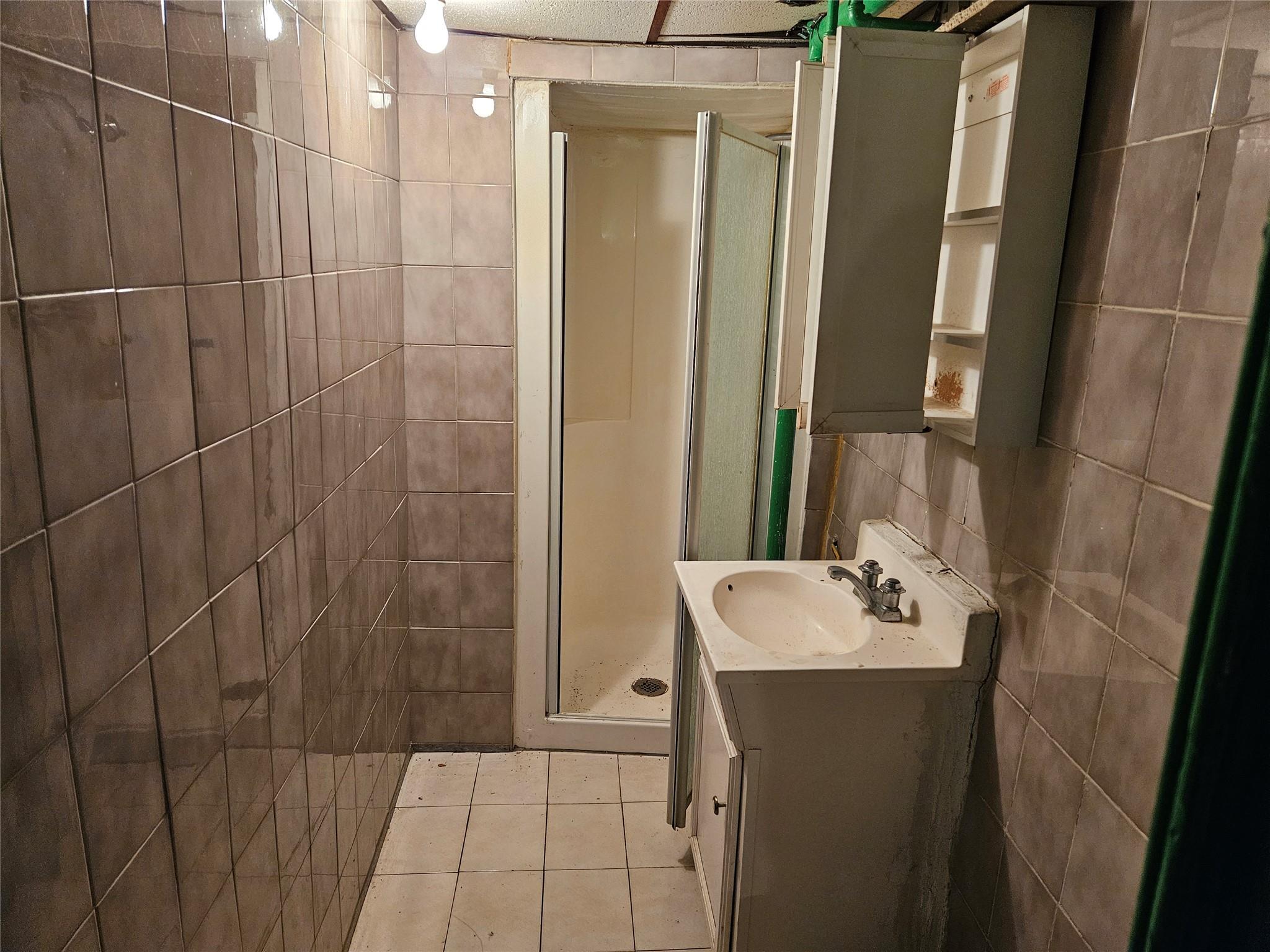 Single Family 24th  Queens, NY 11357, MLS-874759-12