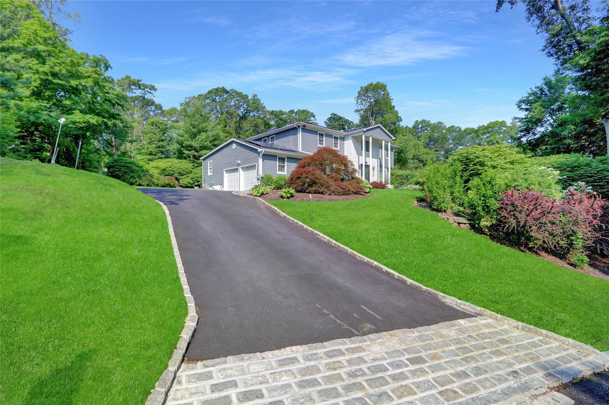Single Family Stepping Stone  Suffolk County, NY 11746, MLS-874772-2