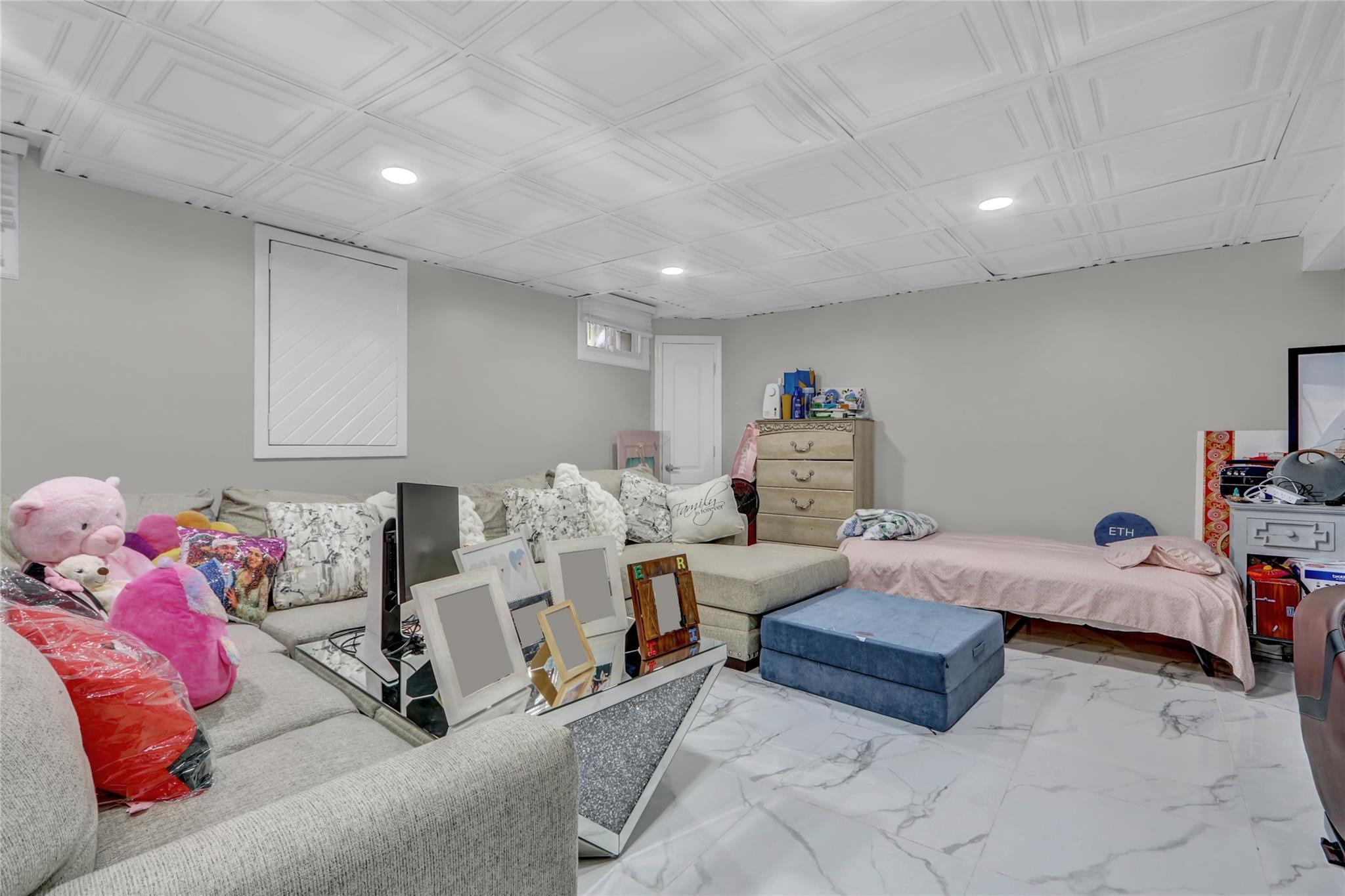 Single Family Stepping Stone  Suffolk County, NY 11746, MLS-874772-34