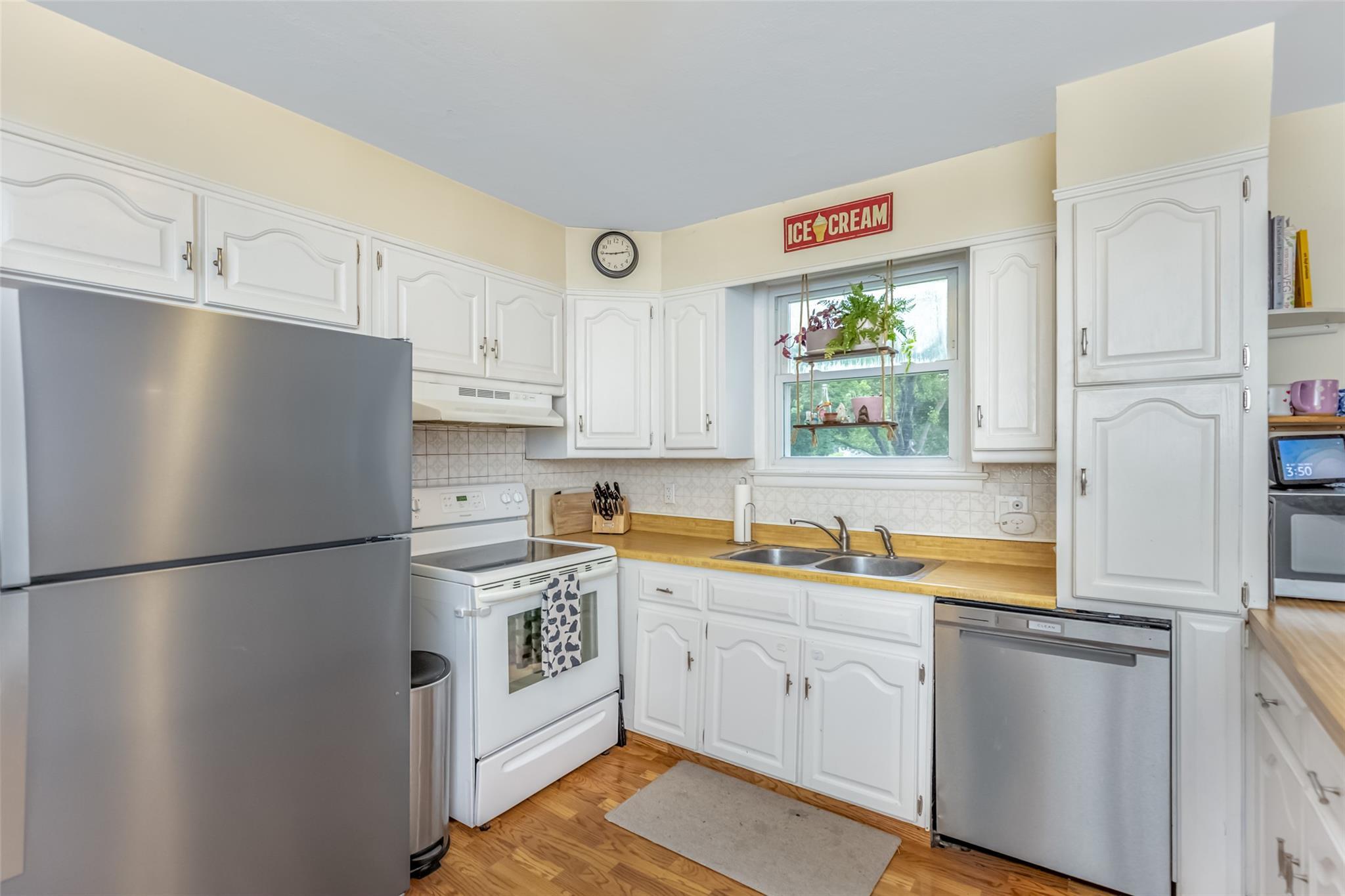 Single Family Circle  Dutchess County, NY 12538, MLS-874802-10