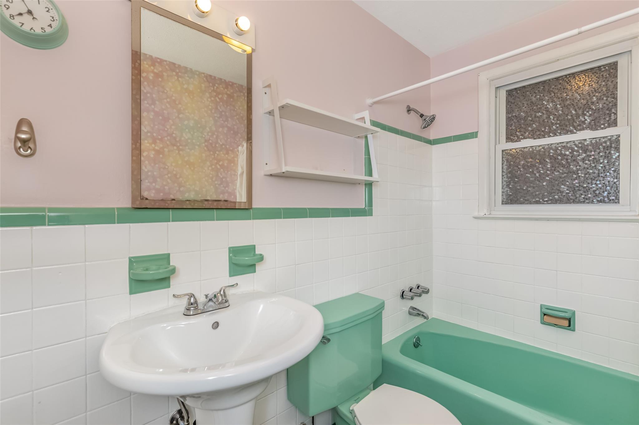 Single Family Circle  Dutchess County, NY 12538, MLS-874802-16