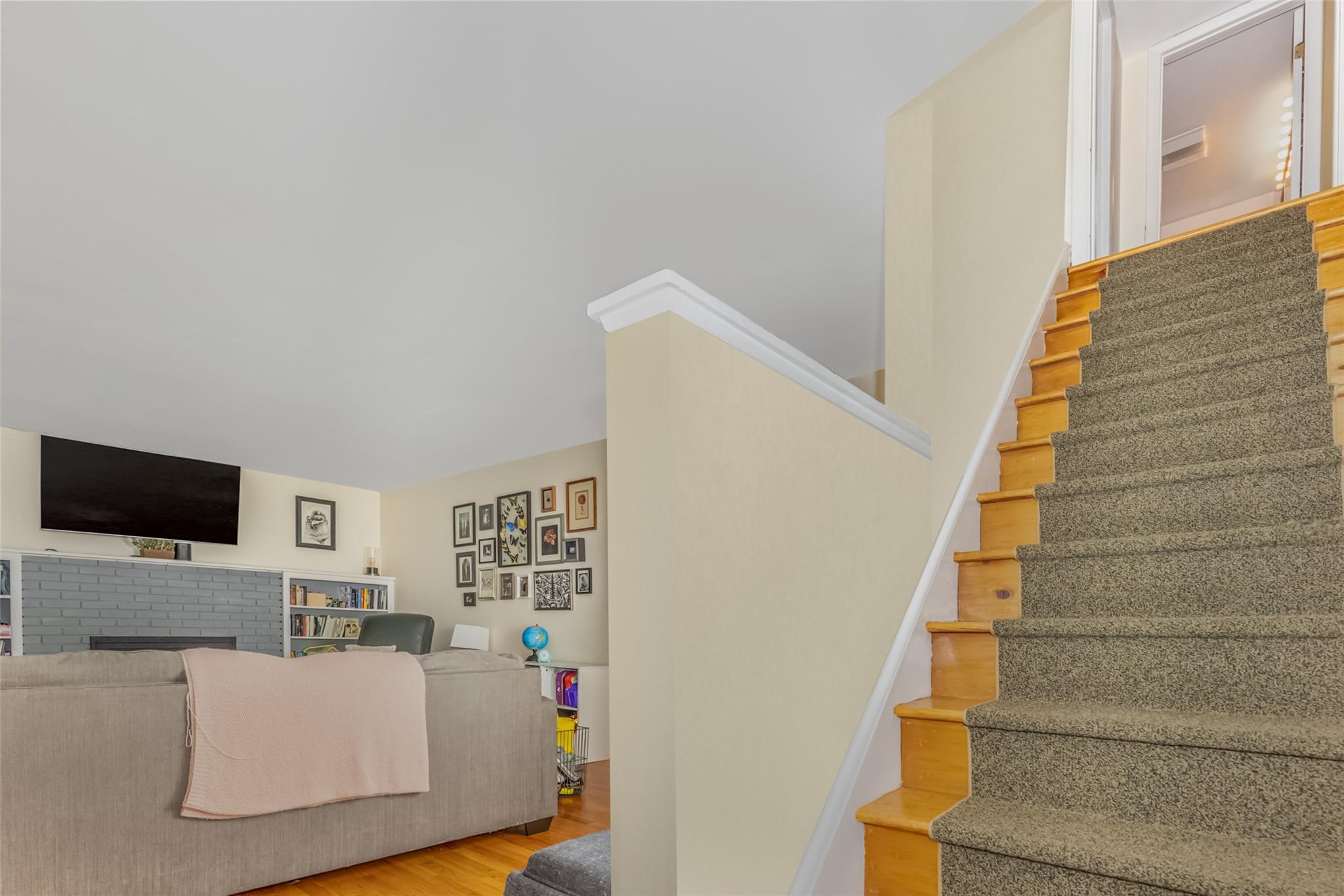 Single Family Circle  Dutchess County, NY 12538, MLS-874802-17